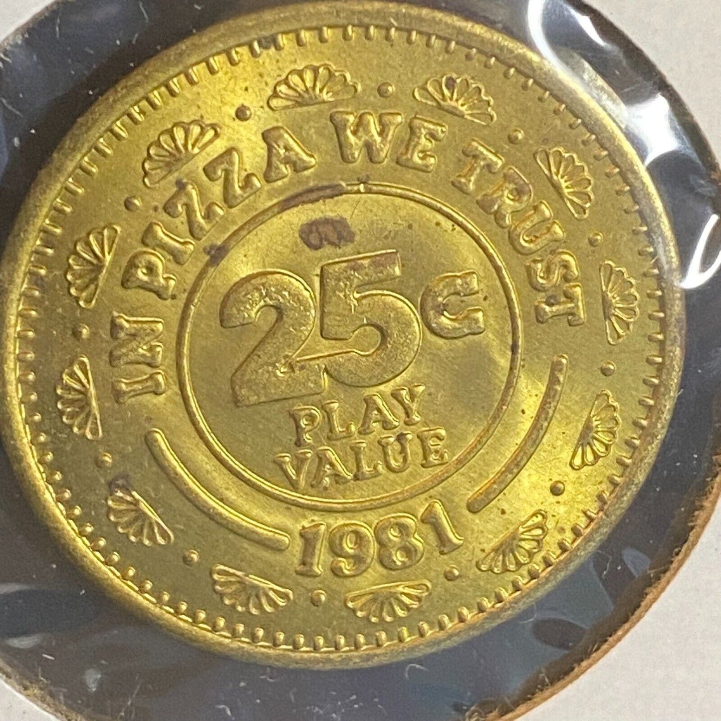 Chuck E. Cheese Pizza Time (Two Words) Theatre 1981 25c Arcade Token 25mm
