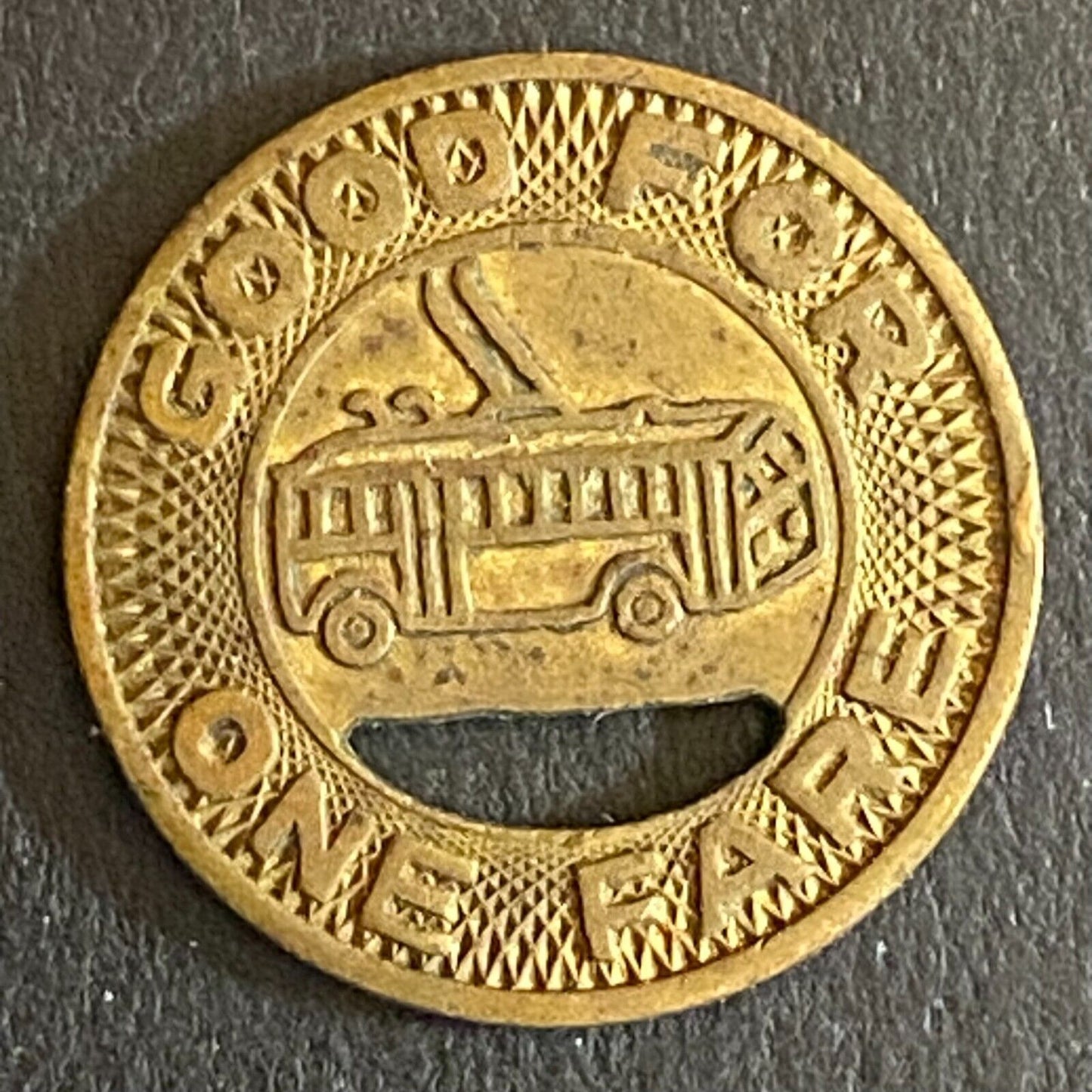 Des Moines Railway Co. G/F One Fare Trolley Transit Token 16mm