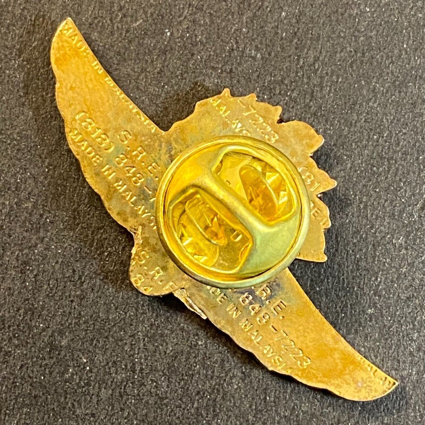 Indy 500 Winged Wheel / Flags Logo Enameled Lapel Pin c1986-95 17mm x 38mm VGC