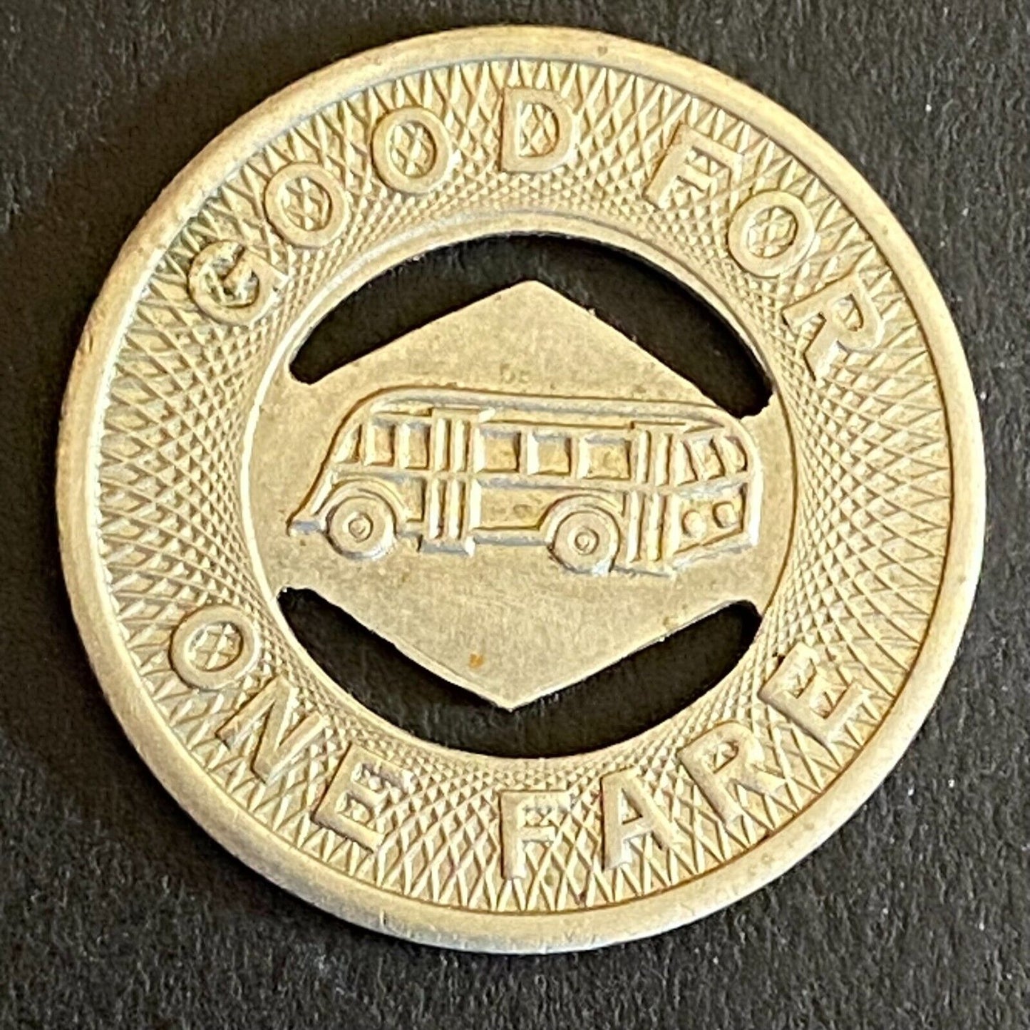 Denney & Hines Bus Company G/F One Fare Bus Transit Token 21mm