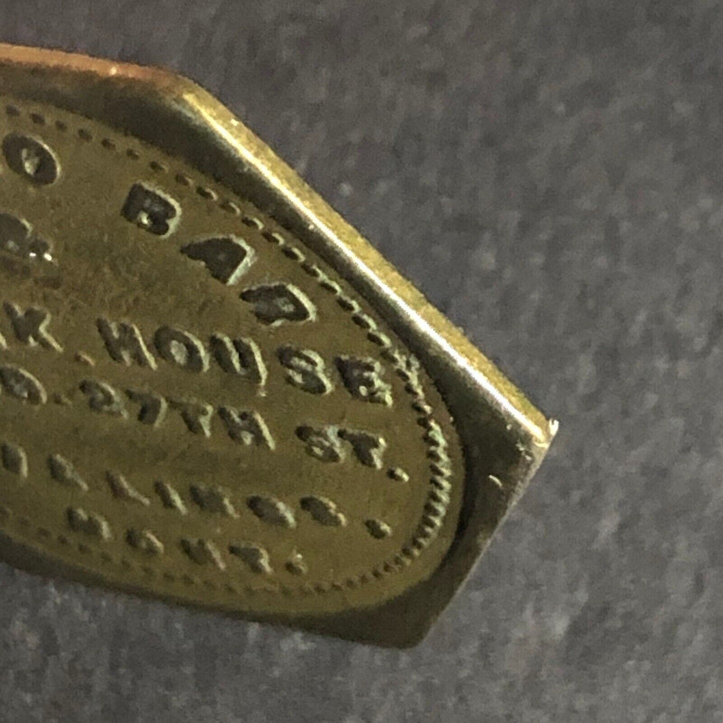 Buffalo Bar & Steak House Billings Montana G/F 25c Brass Token Octagon - 25mm