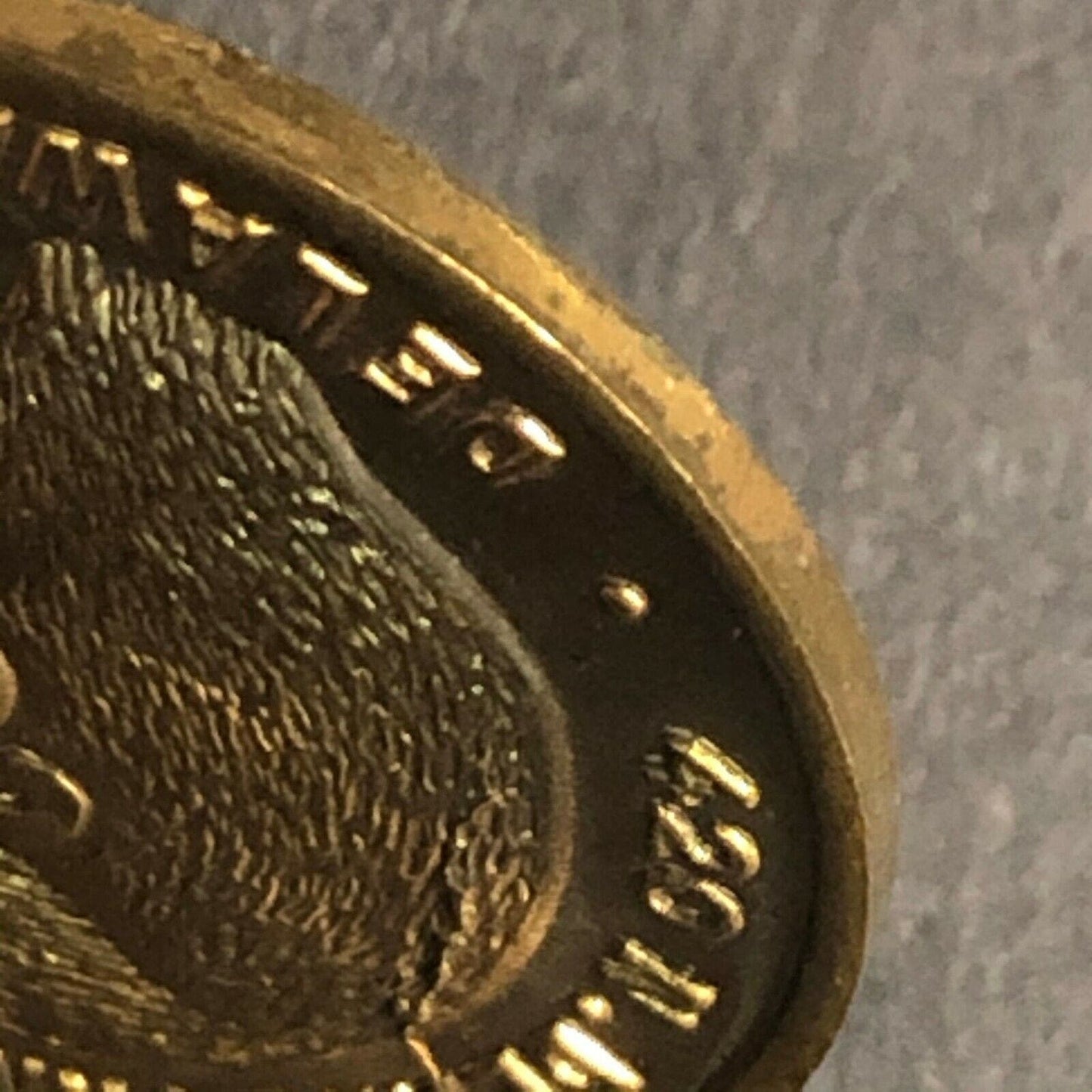 25.85mm Brass "Gus Good Food" Restaurant Pi's Heads Tails Flip Coin - Fauver VGC