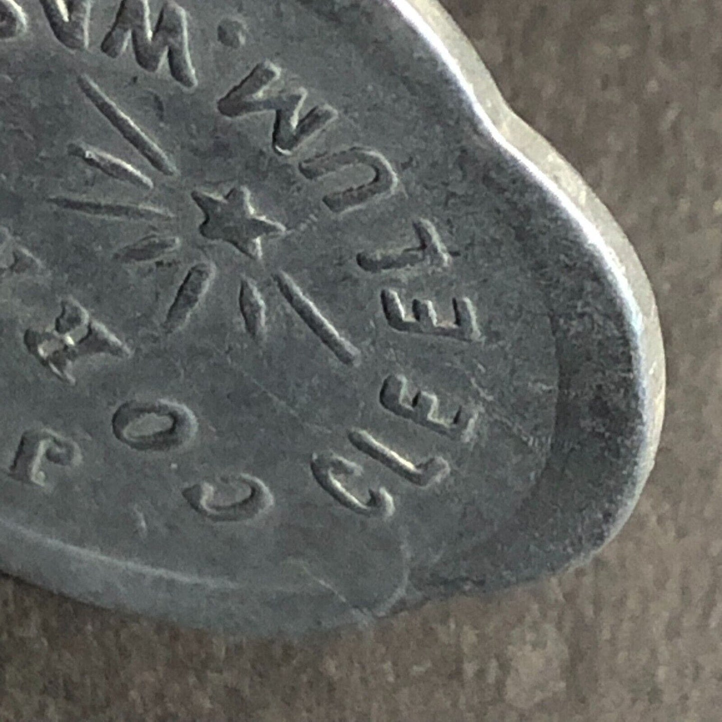 Joy's Corner Cle Elum, Washington Scalloped Aluminum G/F 10c Trade Token 28mm