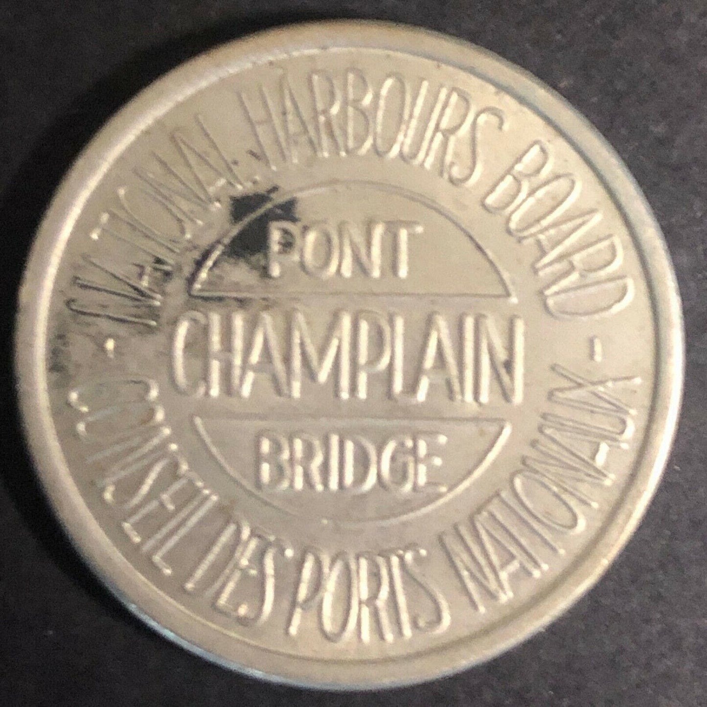 Vintage 24mm Nickel / Brass National Harbours Board Pont Champlain Bridge Token