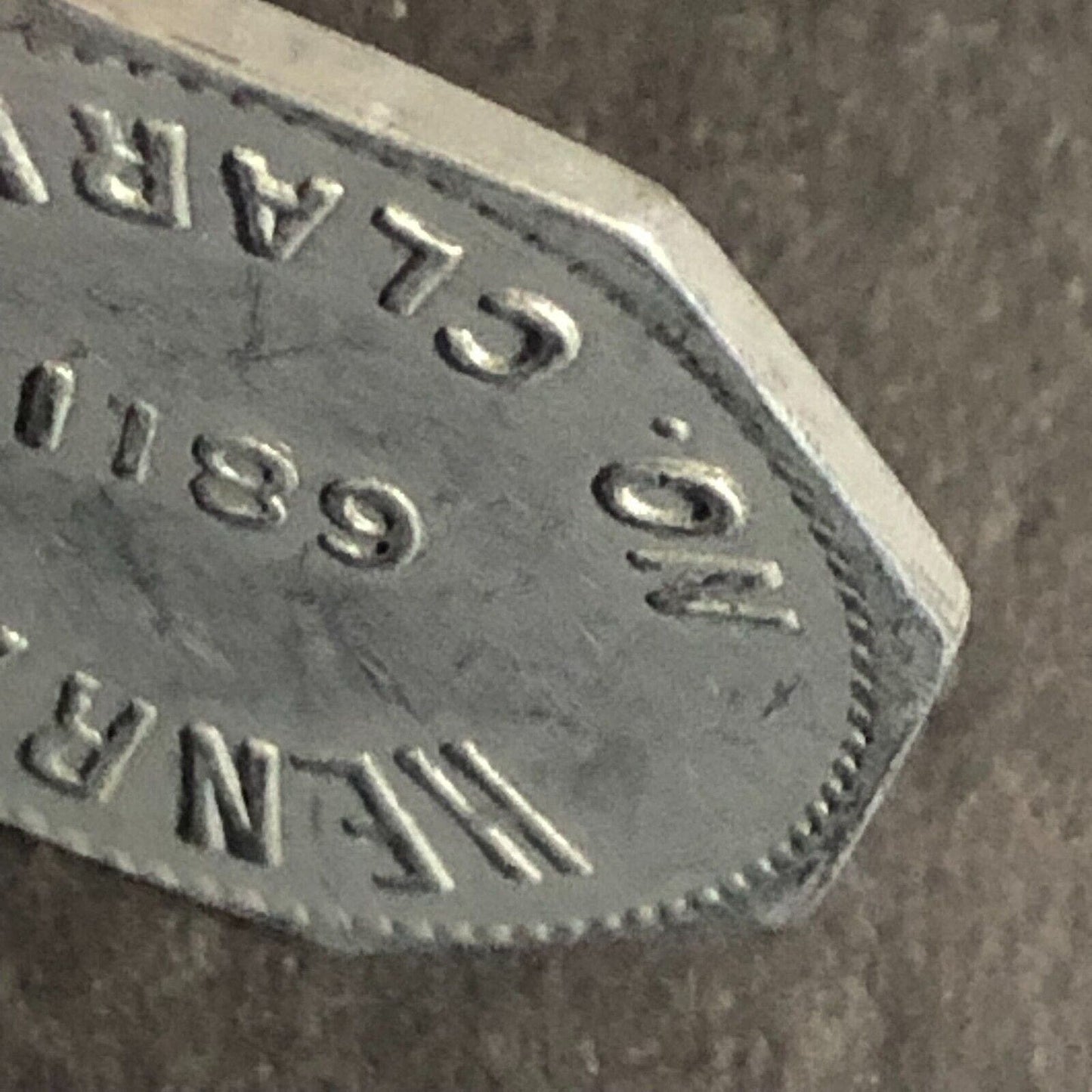 Henry's 6811 No. Clark St (Chicago) Alum G/F 5c Trade Token Hexagon -- 23mm
