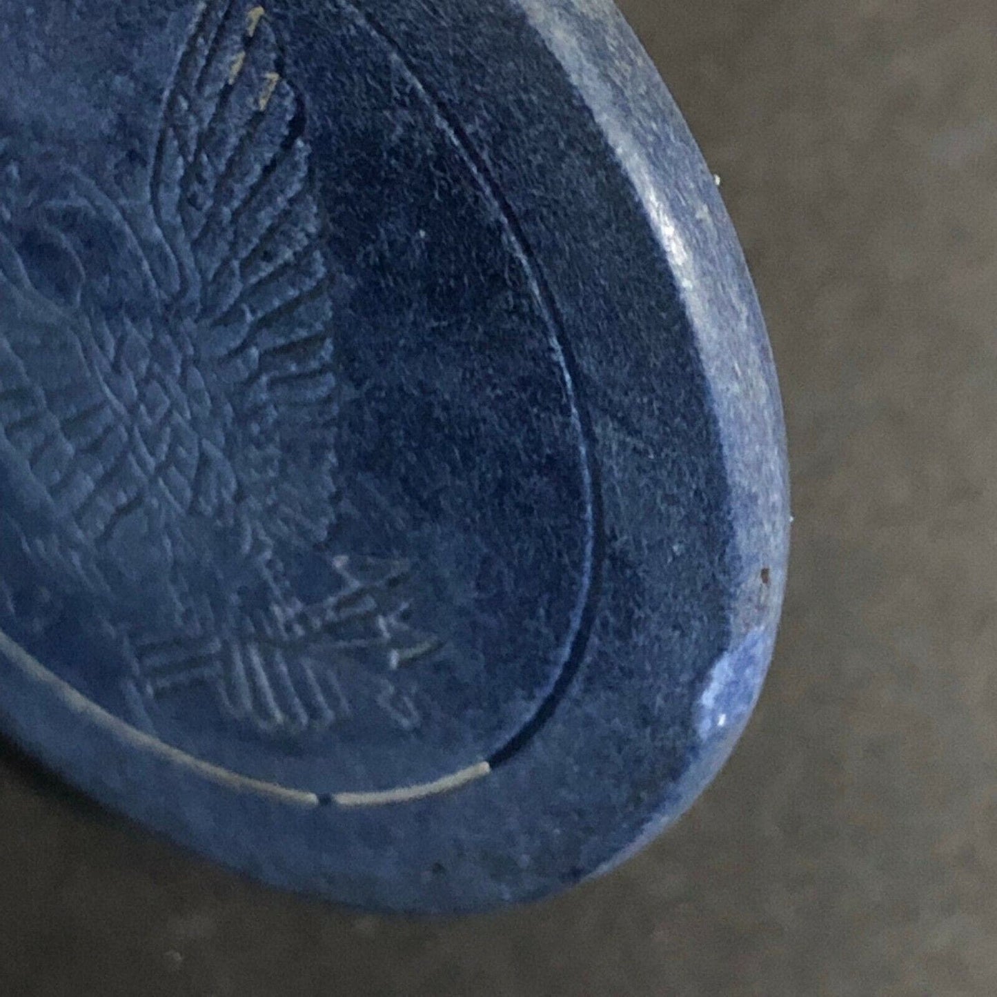 Vintage Clay Eagle Clutching Arrows Blue Gaming / Poker Chip Seymour EAR