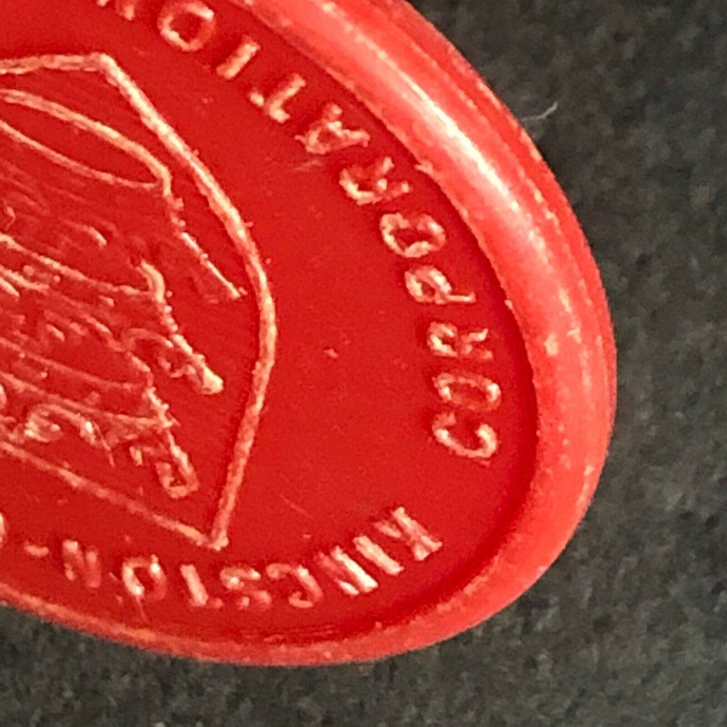 Kingston-Upon-Hull England Plastic Transport Token Red 2D 25mm c50's-60's