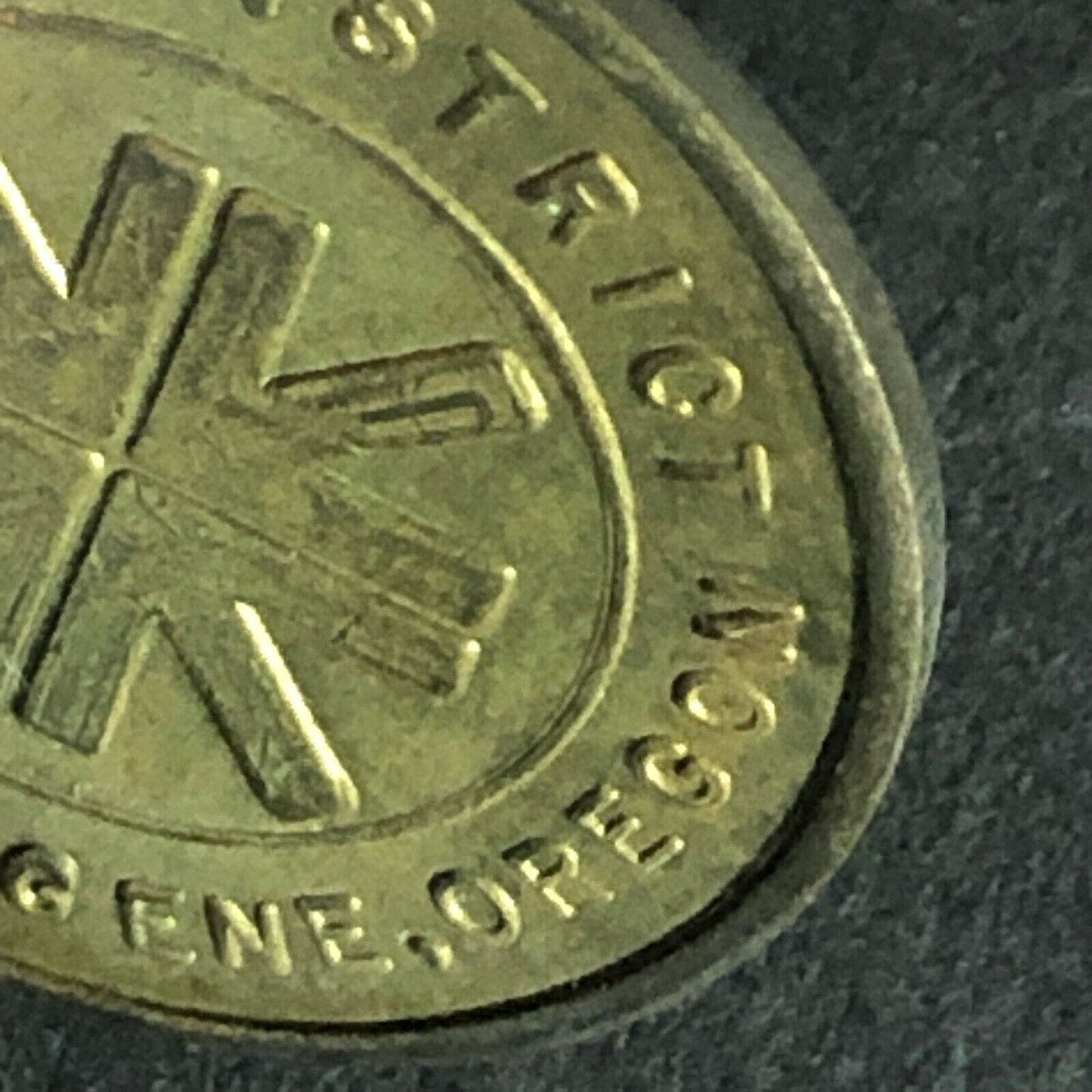 Vintage Lane Transit District Eugene ORE G/F One Fare Transit Token 22.75mm