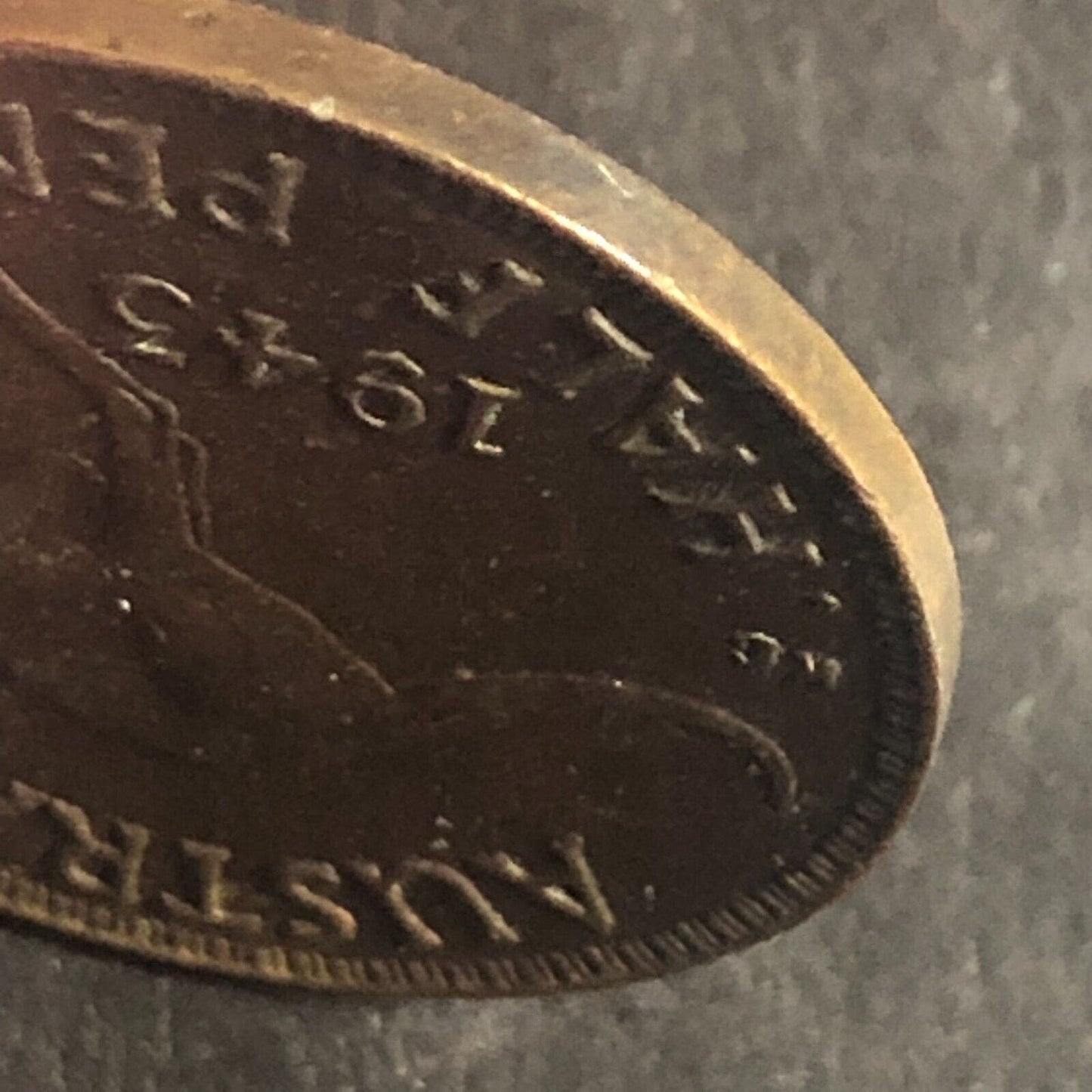 Australian Half Penny 1943 Brass 25.3mm Kangaroo / Token