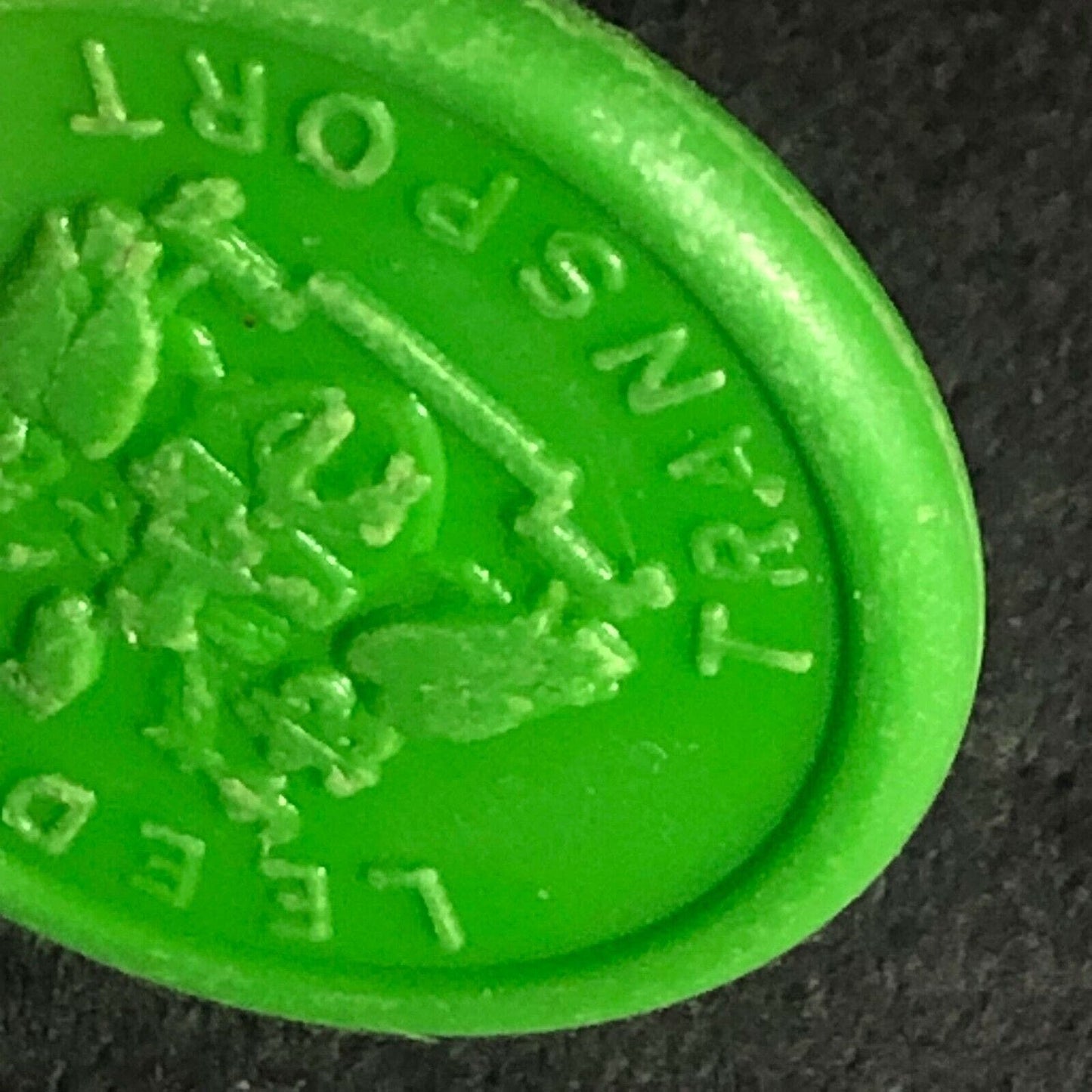 Leeds City Transport England Plastic Transit Token Olive GRN 3D 21mm c50's-60's