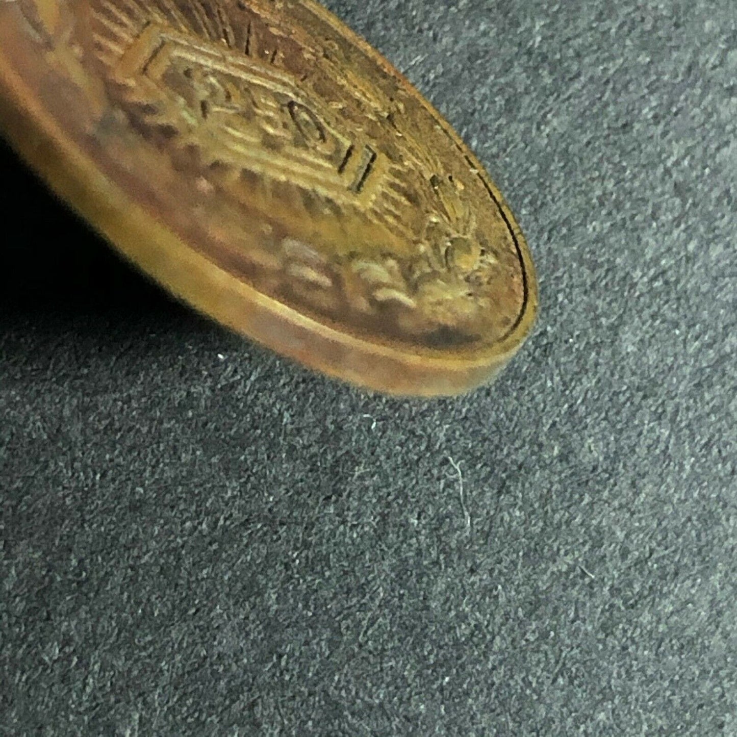17.69mm Brass "2.50" Radiant Wreath Gaming Counter / Token - Fauver Collection