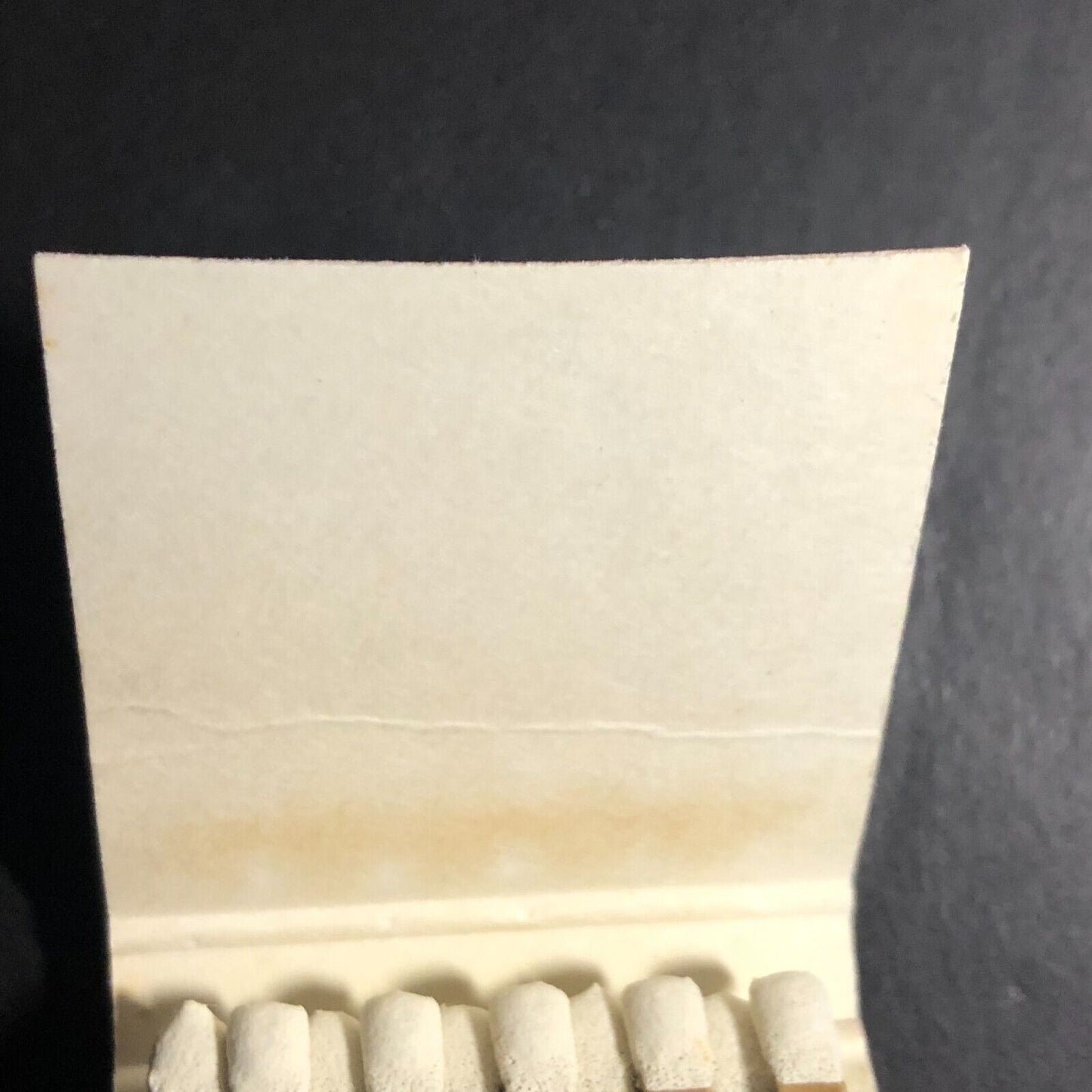 Hungry Lion Restaurant Wauwatosa, WI Full Matchbook c1974-80's Scarce