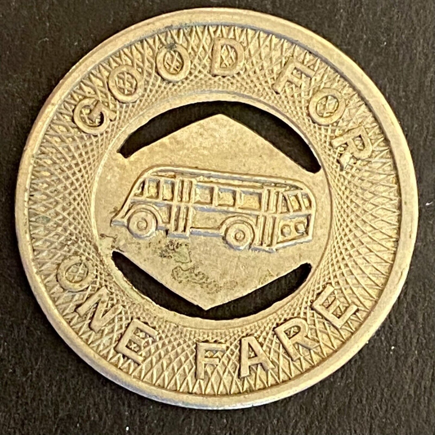Muncie, IN Denney & Hines Bus Co. G/F One Fare Buc Transit Token 21mm