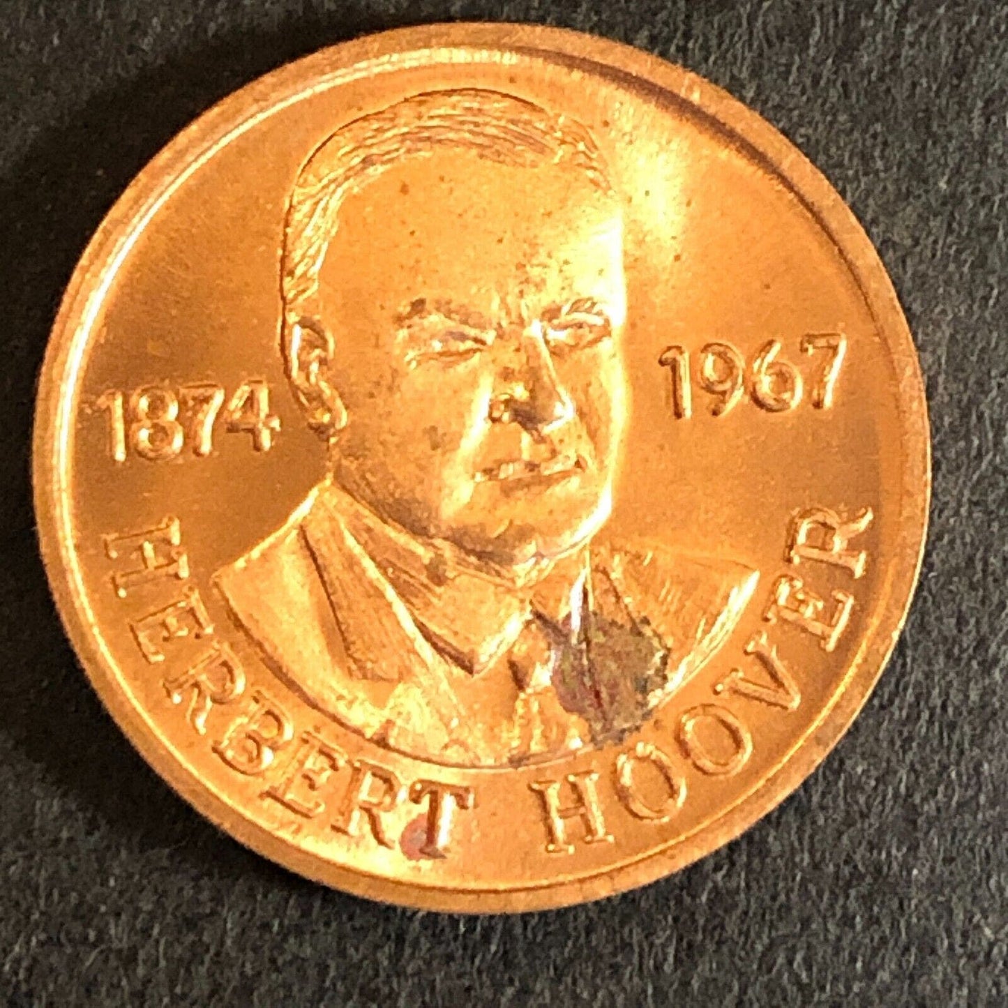 Herbert Hoover 1874-1967 / Hoover Dam Vintage Small Medallion 19.5mm