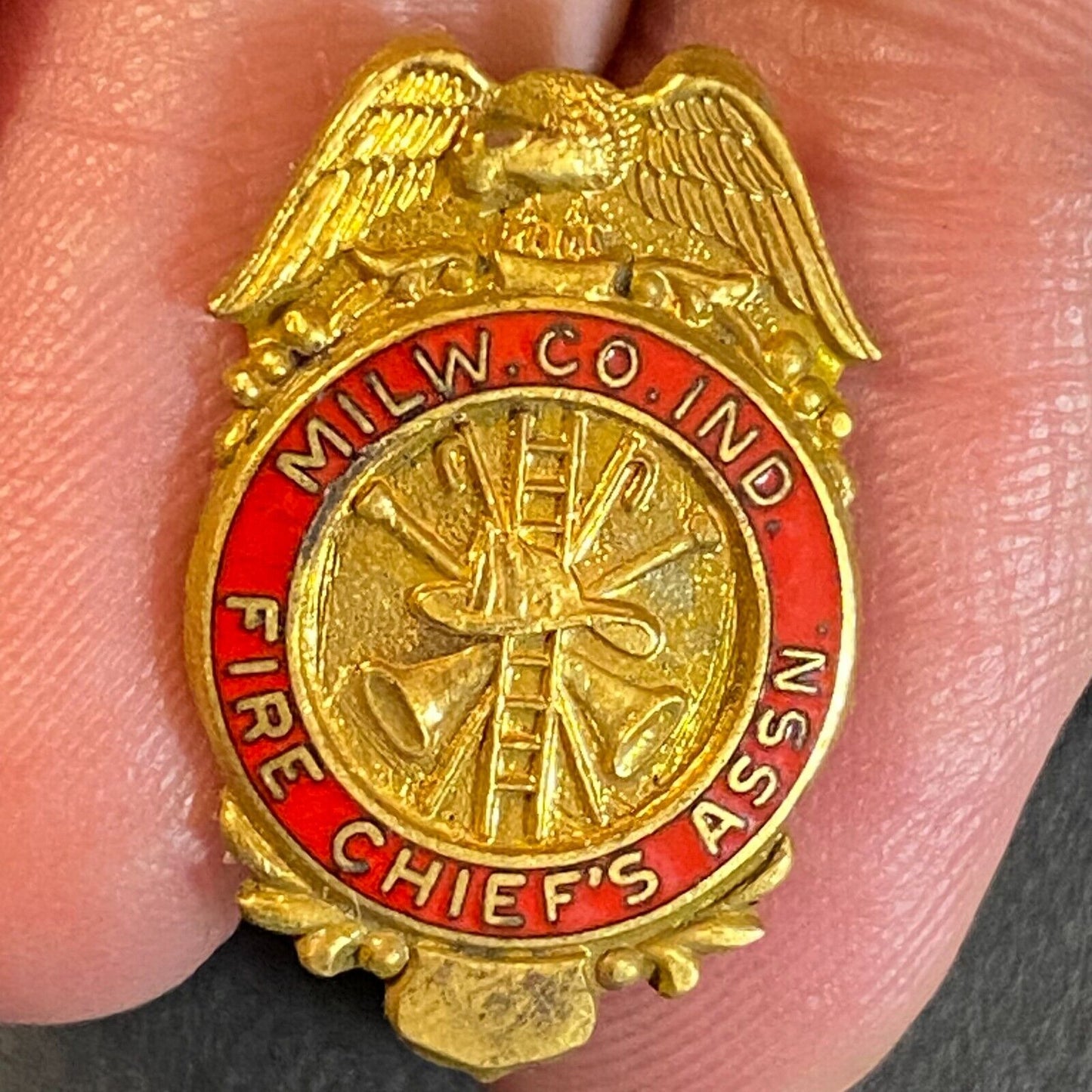 Milw. Co. Ind. Fire Chief's Association Color Enamel Lapel Pin 22mm - No Nut*