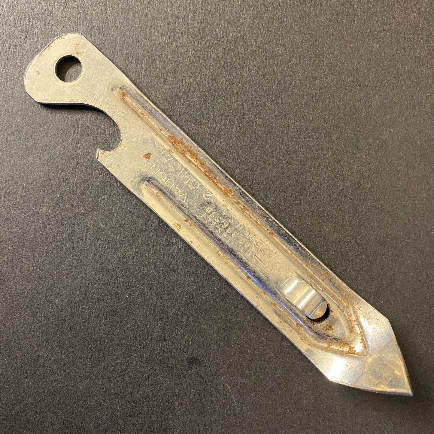 FOX Deluxe Beer (Waukesha, WI) Vintage Small Steel Can Bottle Opener 4"
