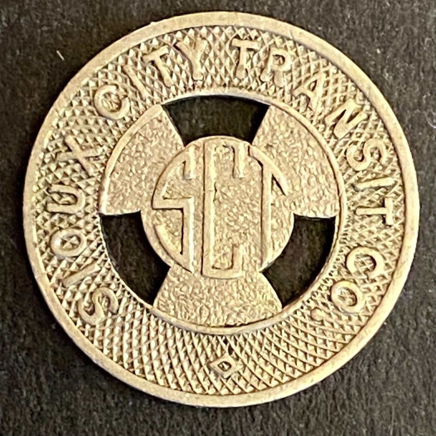 Sioux City Transit Iowa Good For One Fare Transit Token 16mm c1946 (#4)