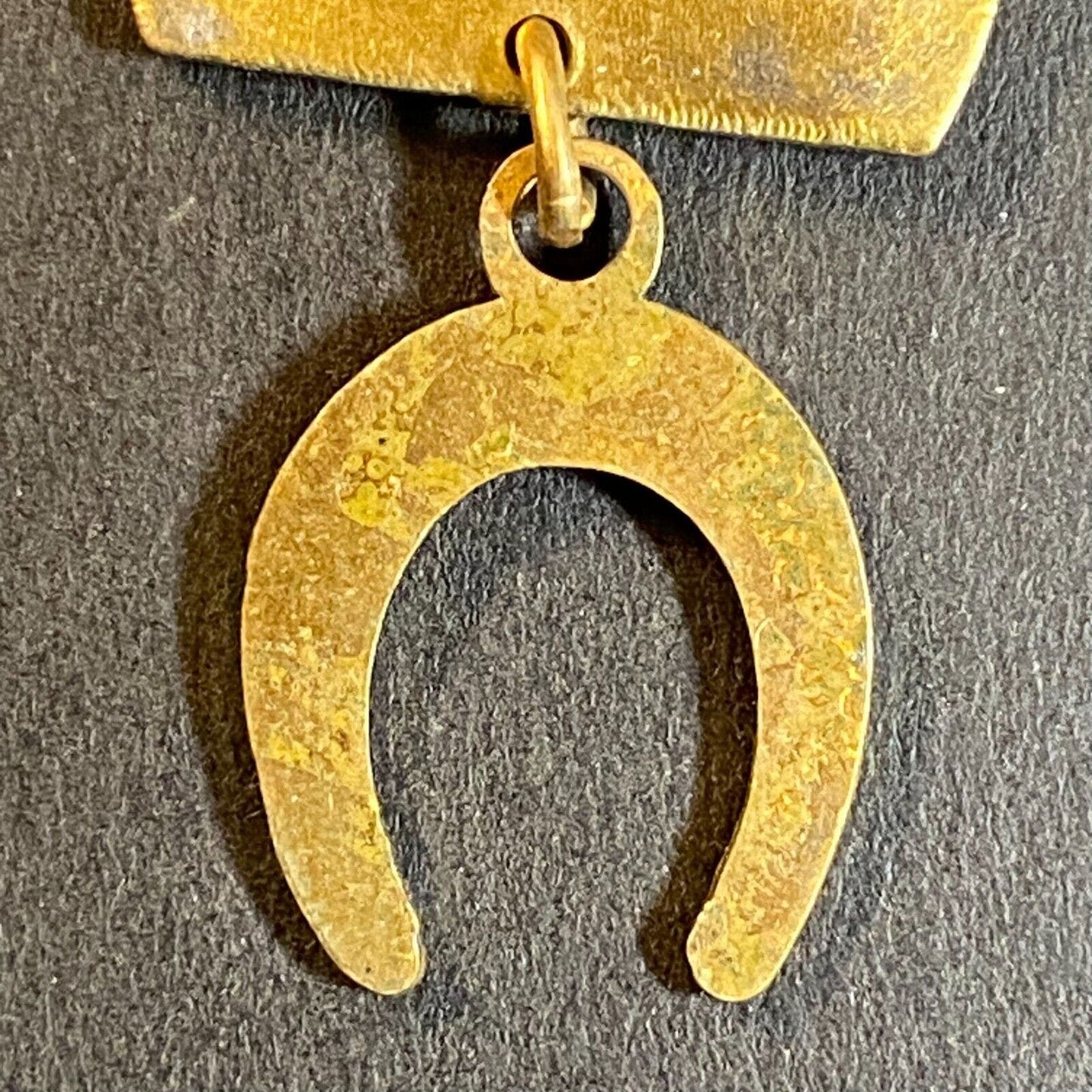 c1930's-40's Football Pinback w/ Dangling "Kentucky" Horseshoe 19mm x 22mm