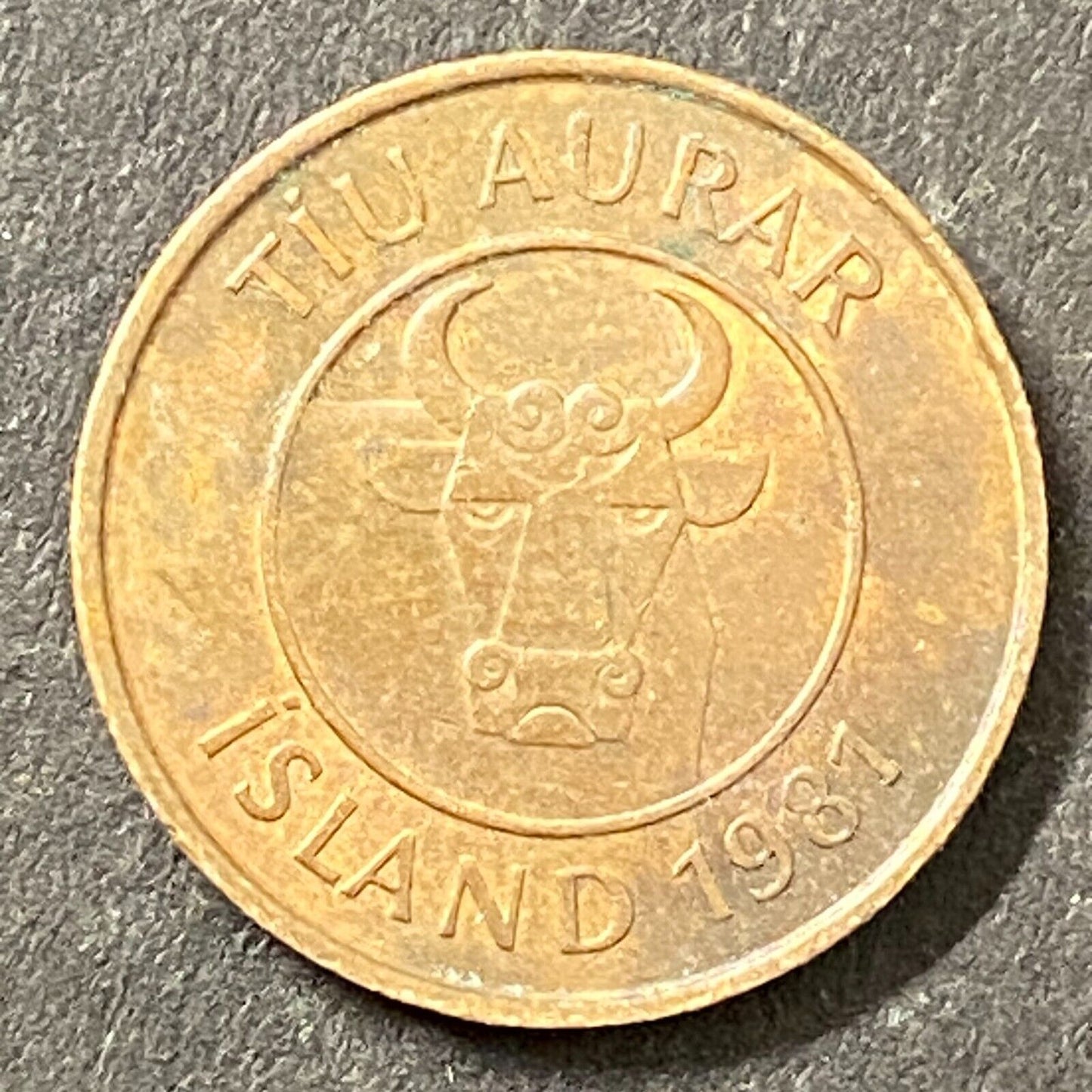 Tiu Aurar Island 1981 "10" Cents Iceland Coin 17mm (#2)