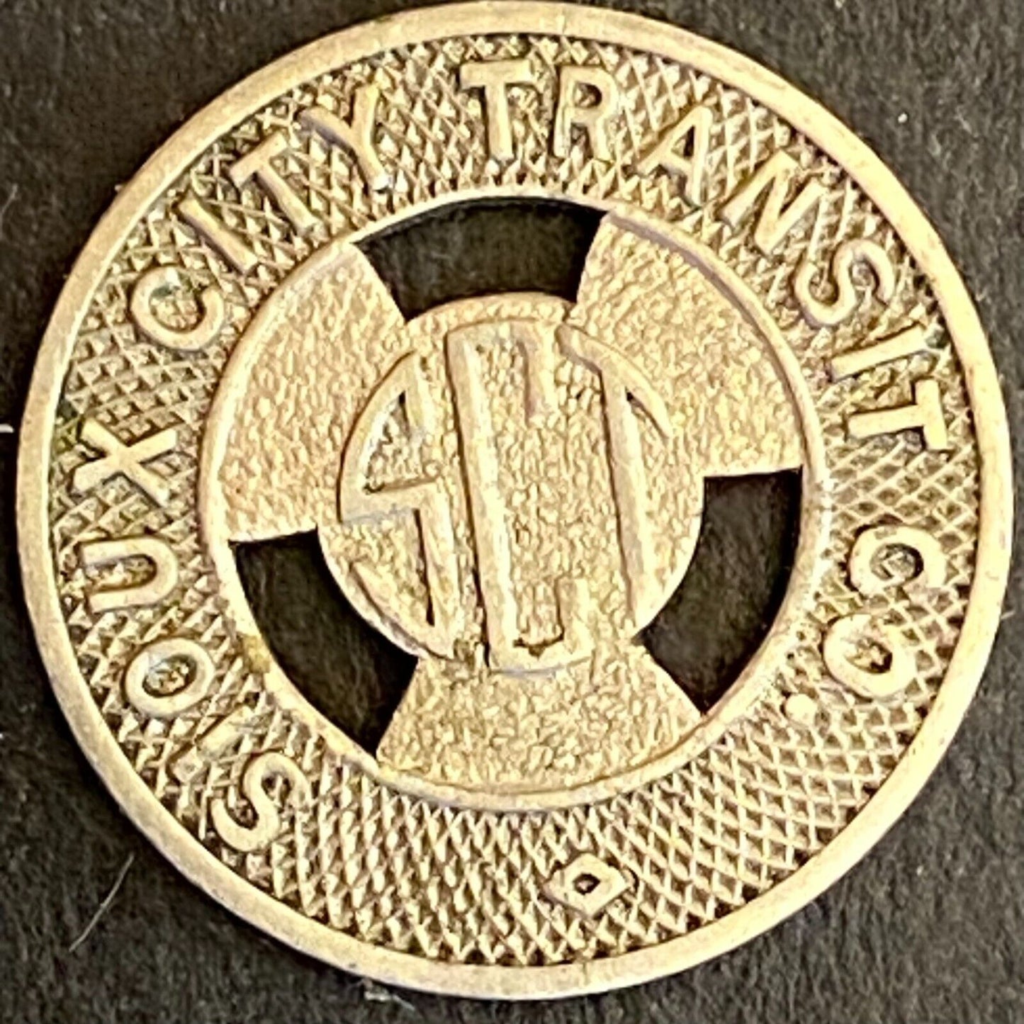Sioux City Transit Iowa Good For One Fare Transit Token 16mm c1946 (#3)