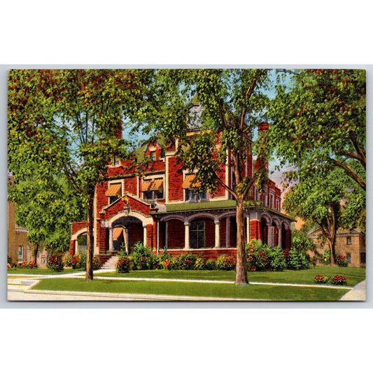 Elks Club Exterior Baraboo, WI Linen Postcard NP c1940's-50's VGC