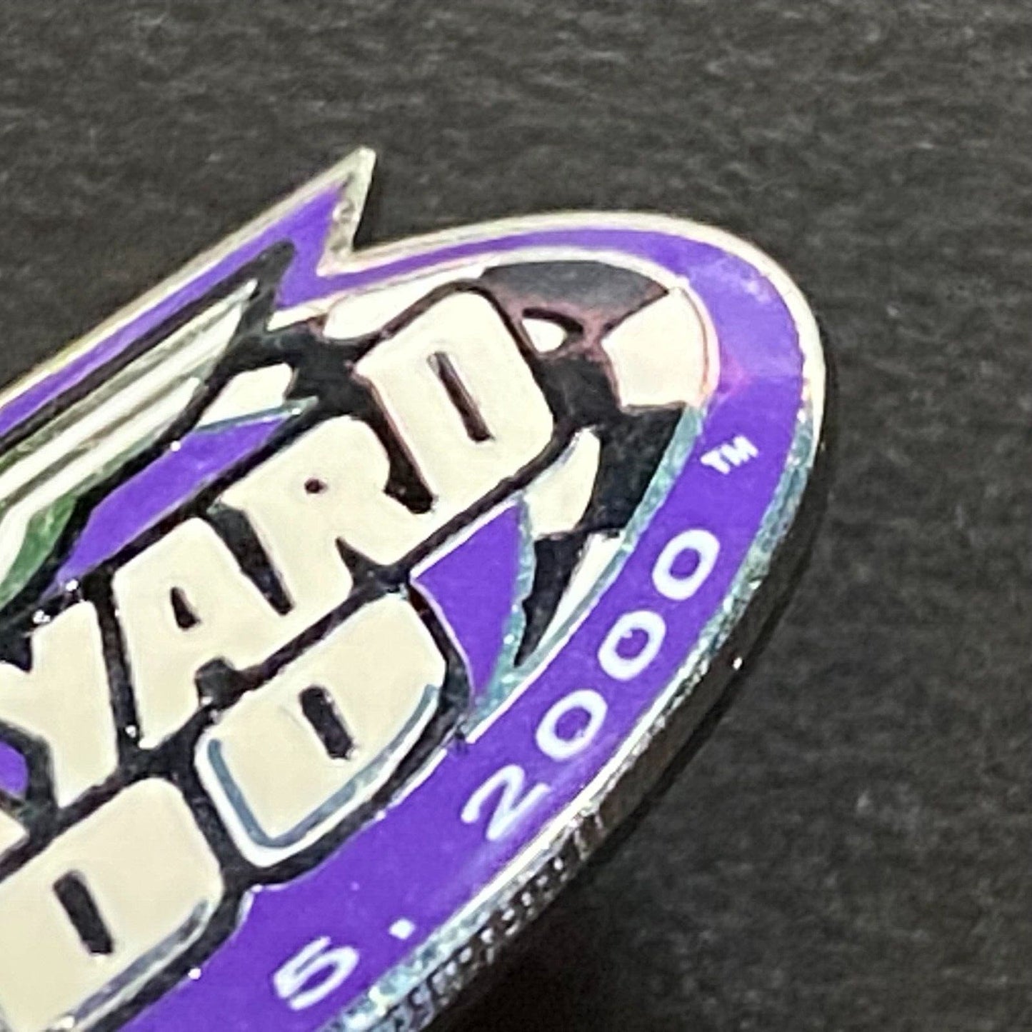 2000 Brickyard 400 Enameled Lapel Pin Racing 35mm VGC