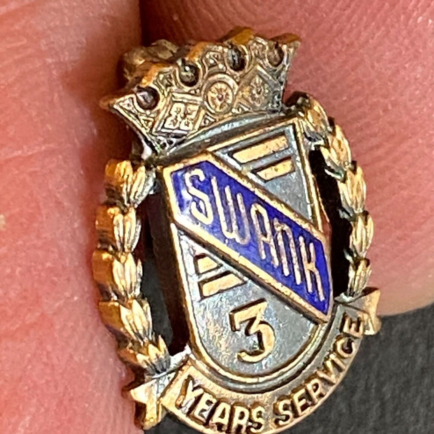 Swank 3 Years Service Crown Crested Wreath Color Enameled Lapel Pin 14mm