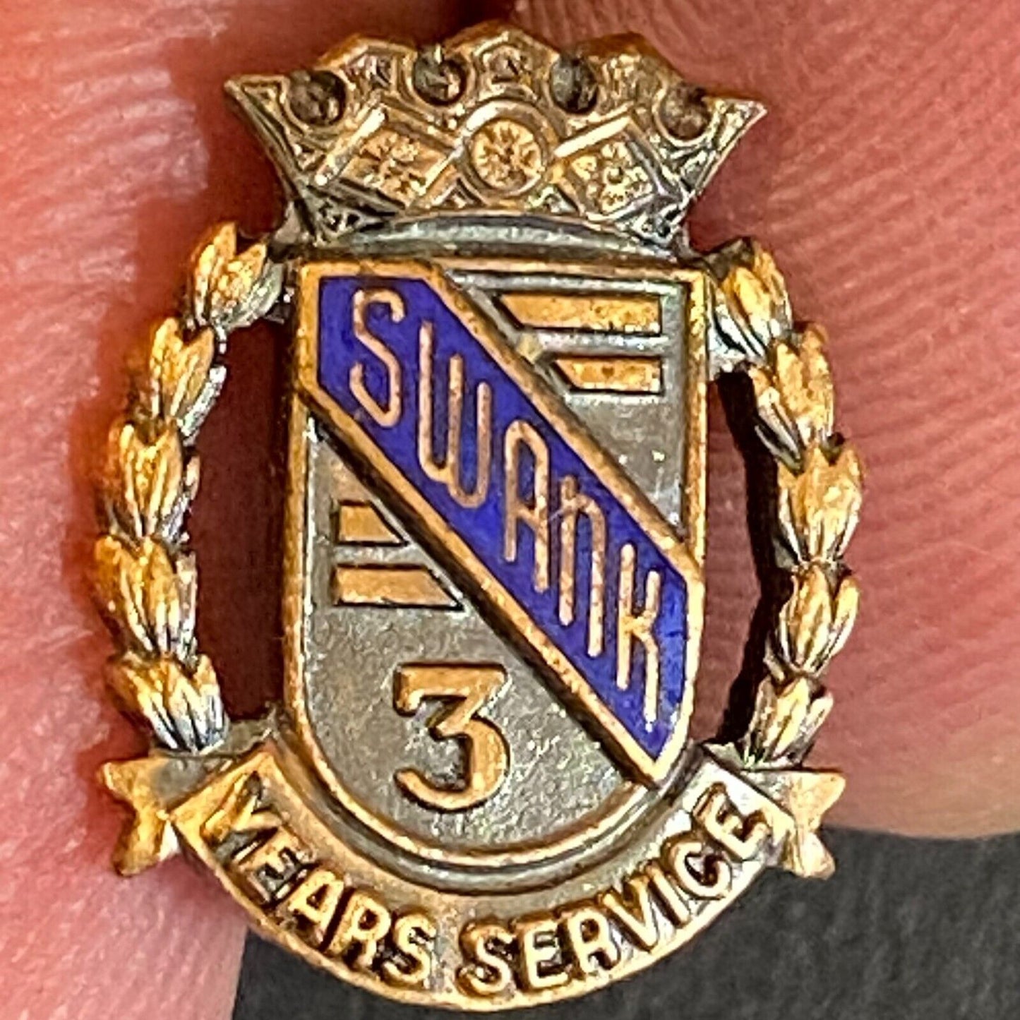 Swank 3 Years Service Crown Crested Wreath Color Enameled Lapel Pin 14mm