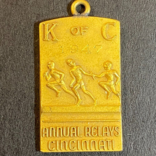 K of C 1947 Annual Relays Cincinnati Medal / Pendant 17mm x 32mm 7g Knights