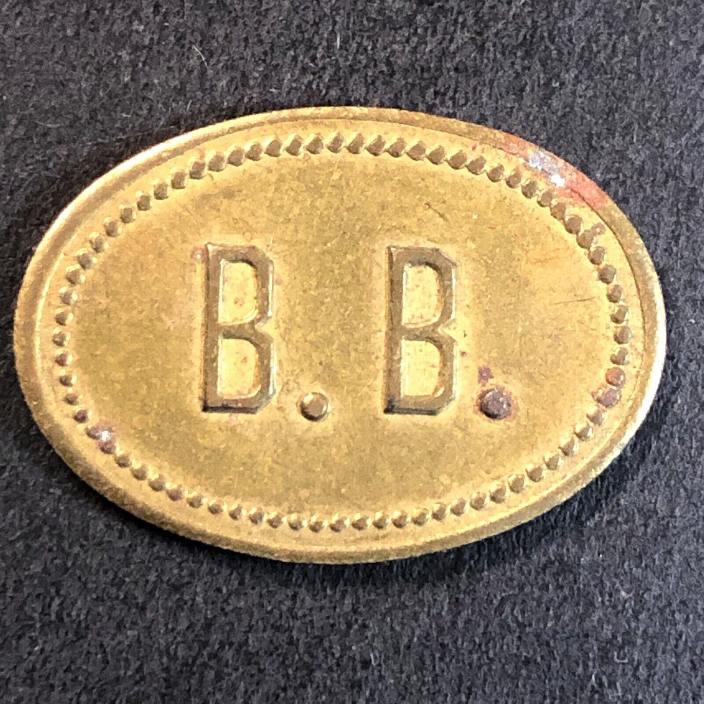 "B.B." Oval Brass Good for 5c Trade Token Maverick Scarce VGC 18mm x 26mm