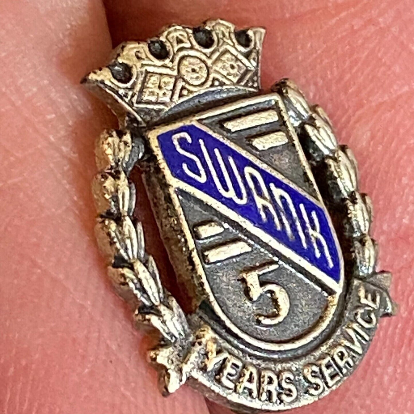 Swank 5 Years Service Crown Crested Wreath Color Enameled Lapel Pin 14mm