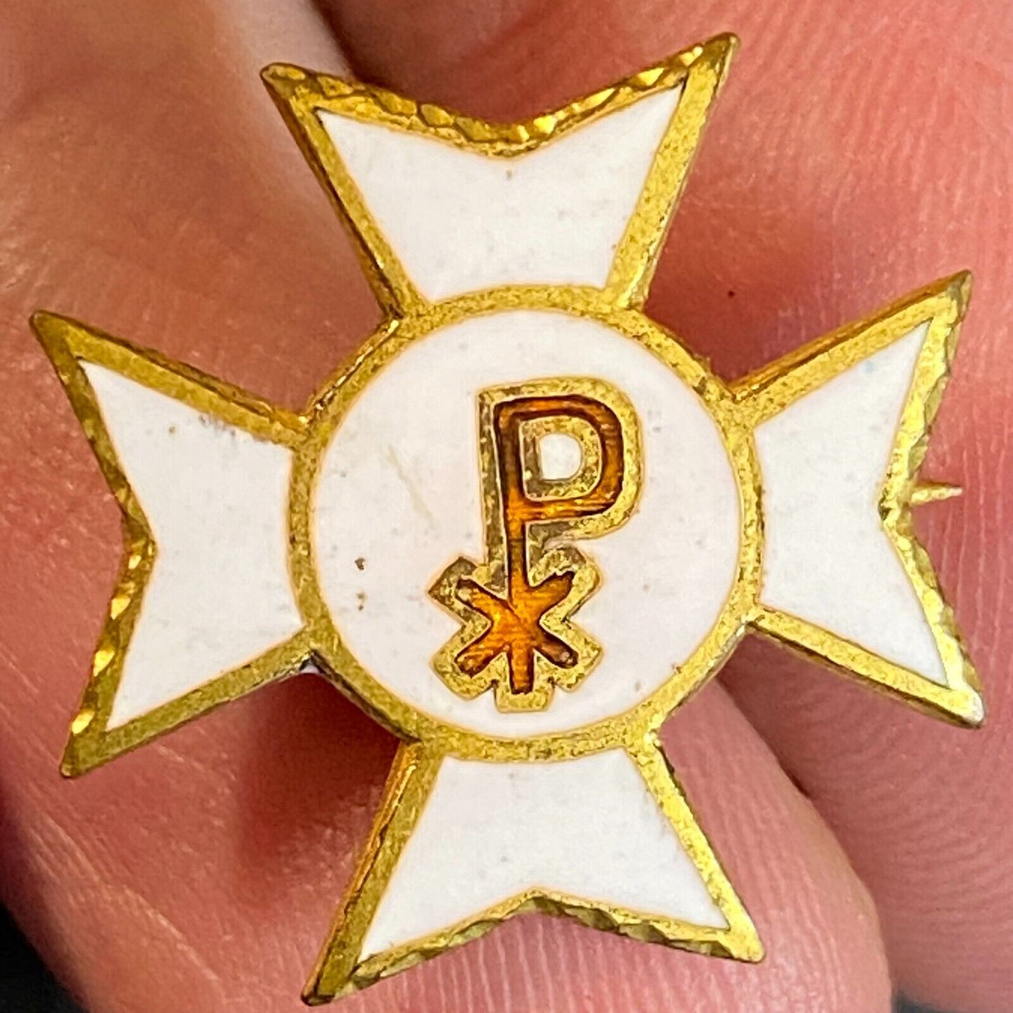 Dames of Malta Maltese Cross Enamel Lapel Pin 17mm