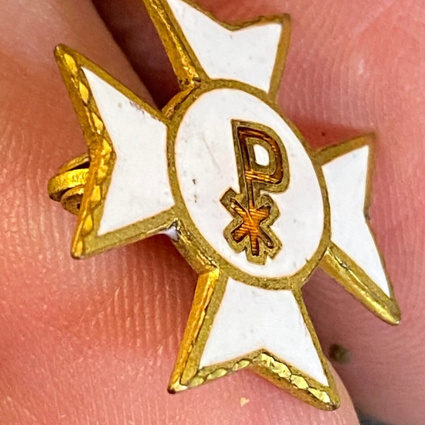 Dames of Malta Maltese Cross Enamel Lapel Pin 17mm