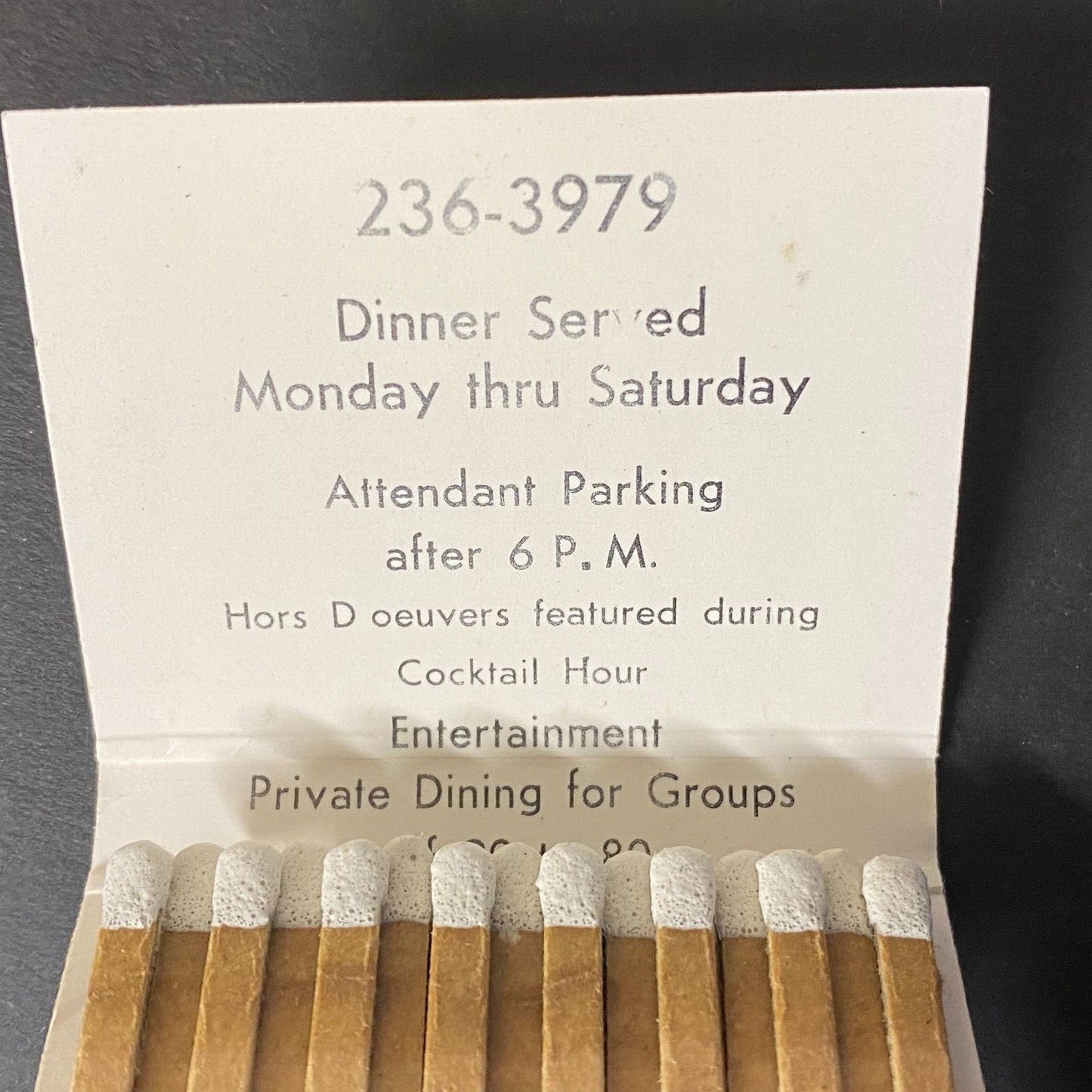Hartford Plaza / Baker Street Pub Chicago Full Matchbook c1968-74 Scarce