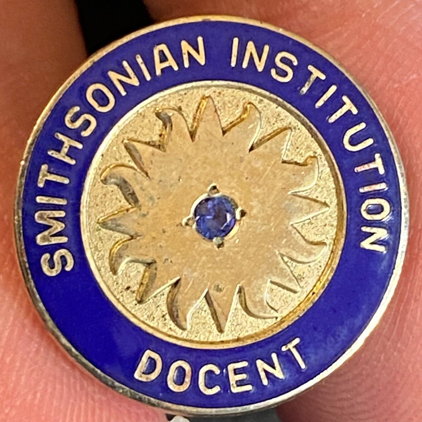 Smithsonian Institution Docent Color Enameled Lapel Pin 17mm