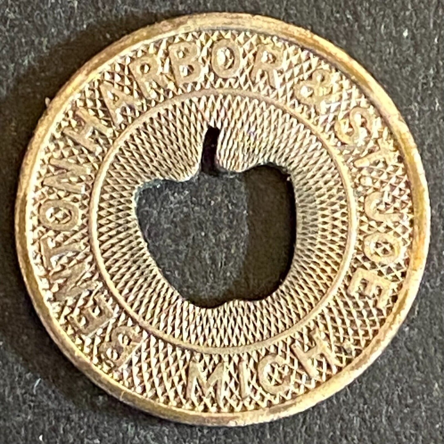 Benton Harbor & St. Joe Mich. G/F One Fare Transit Token 16mm Apple (#4)