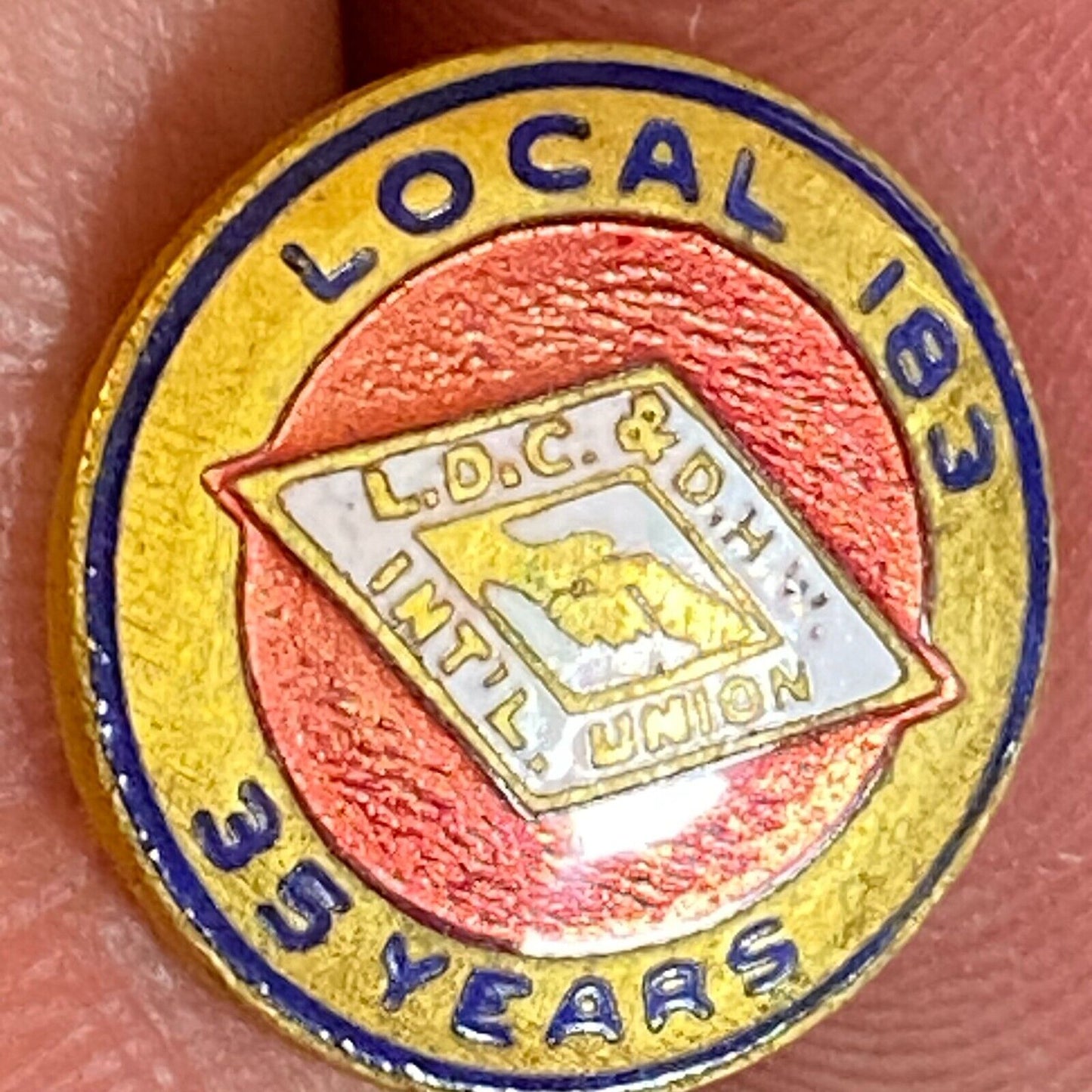 L.O.C. & D.H.W. Int'l Union 35 Years - Handshake Color Enameled Lapel Pin 14mm