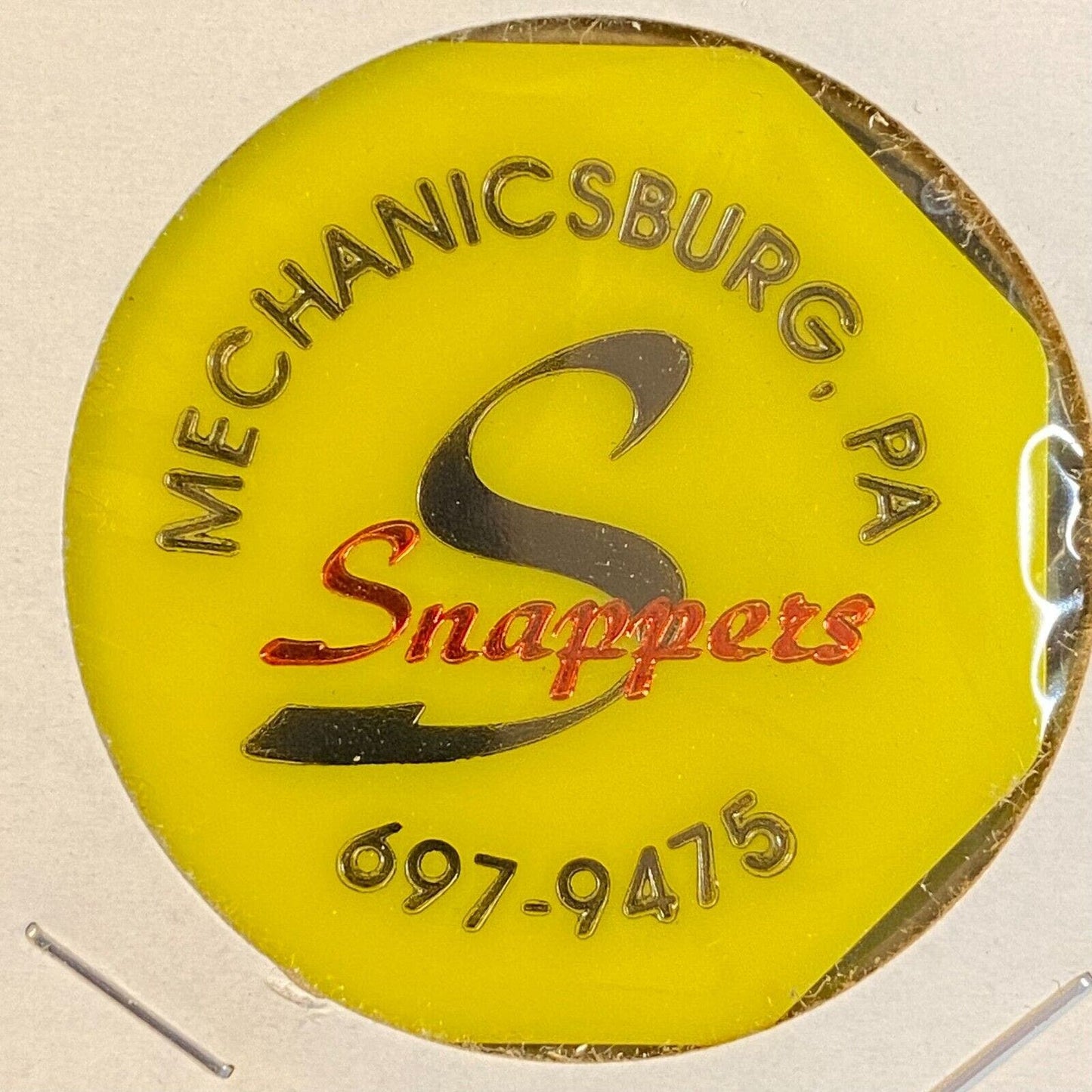 Mechanicsburg PA Snappers Bar & Grill c2002 Hexagon Plastic Token G/F Bottle