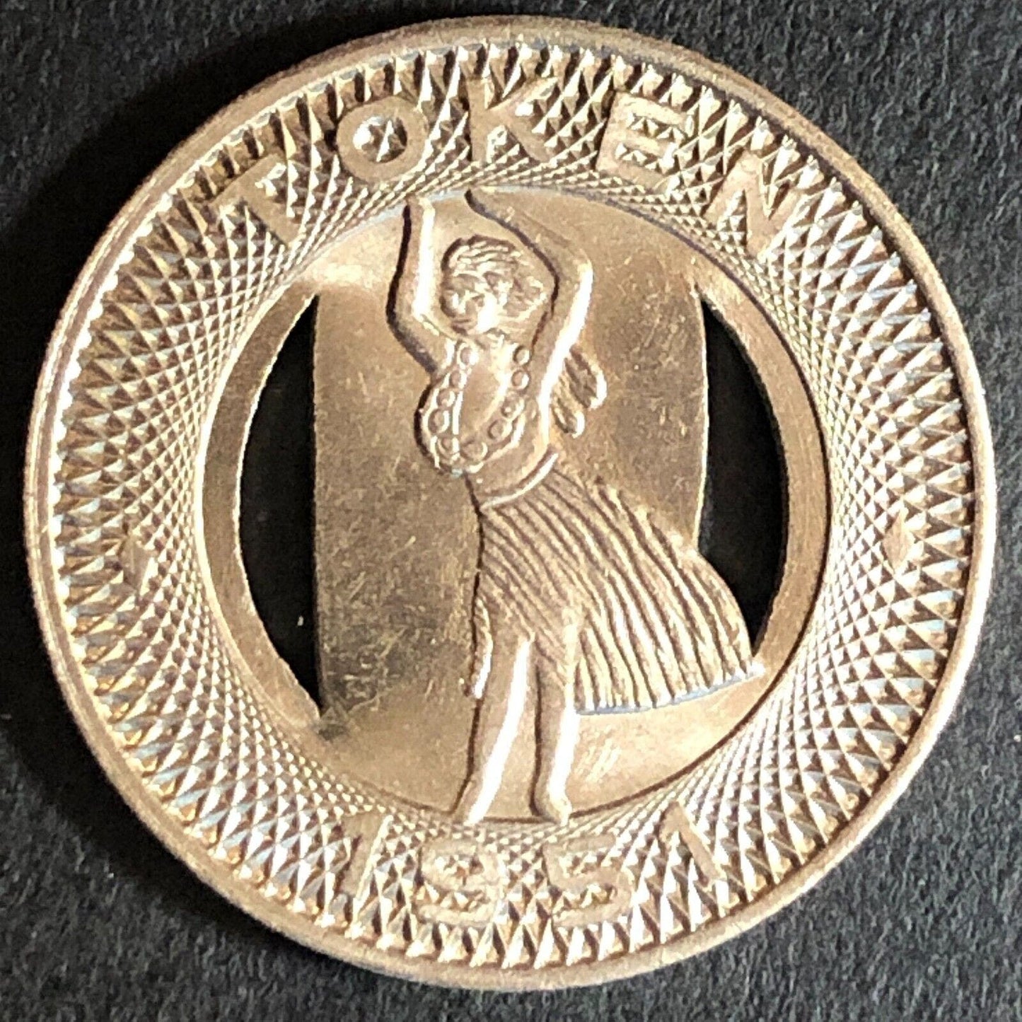 Honolulu Rapid Transit Co. Ltd. 1951 WM Hula Girl Token 23mm