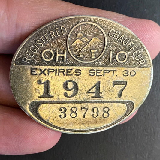 1947 Ohio Registered / Licensed Driver Chauffeur Metal Pin Back Badge #38798
