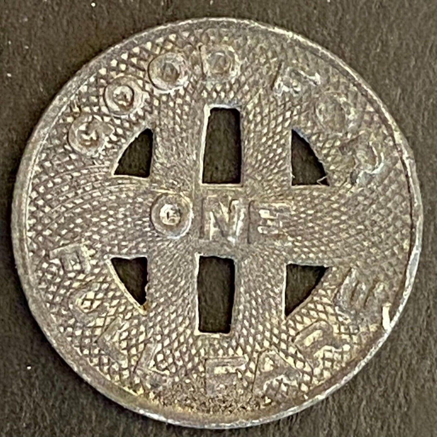 Honolulu Rapid Transit 1924 G/F One Full Fare Transit Token Zinc 16mm (#3)