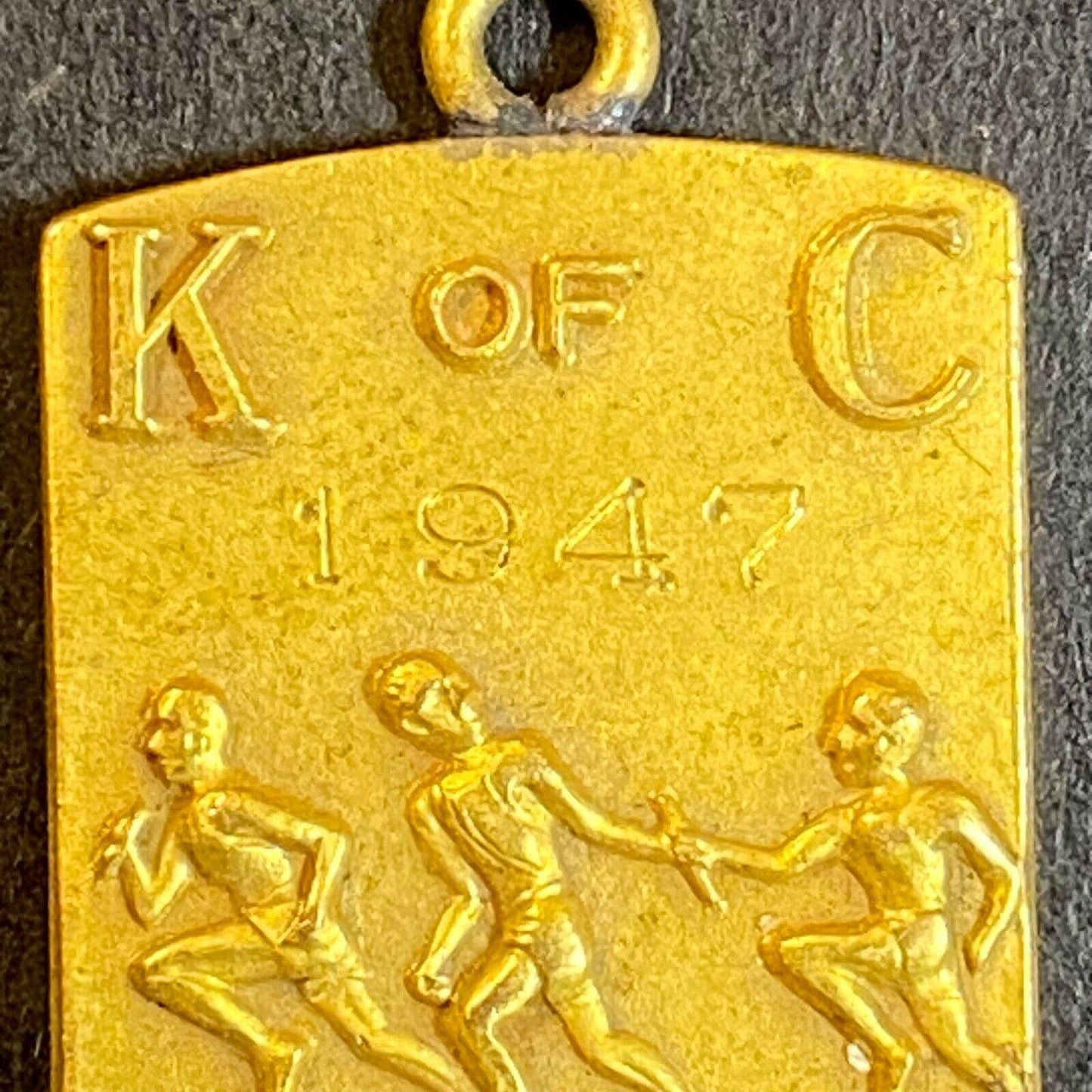 K of C 1947 Annual Relays Cincinnati Medal / Pendant 17mm x 32mm 7g Knights