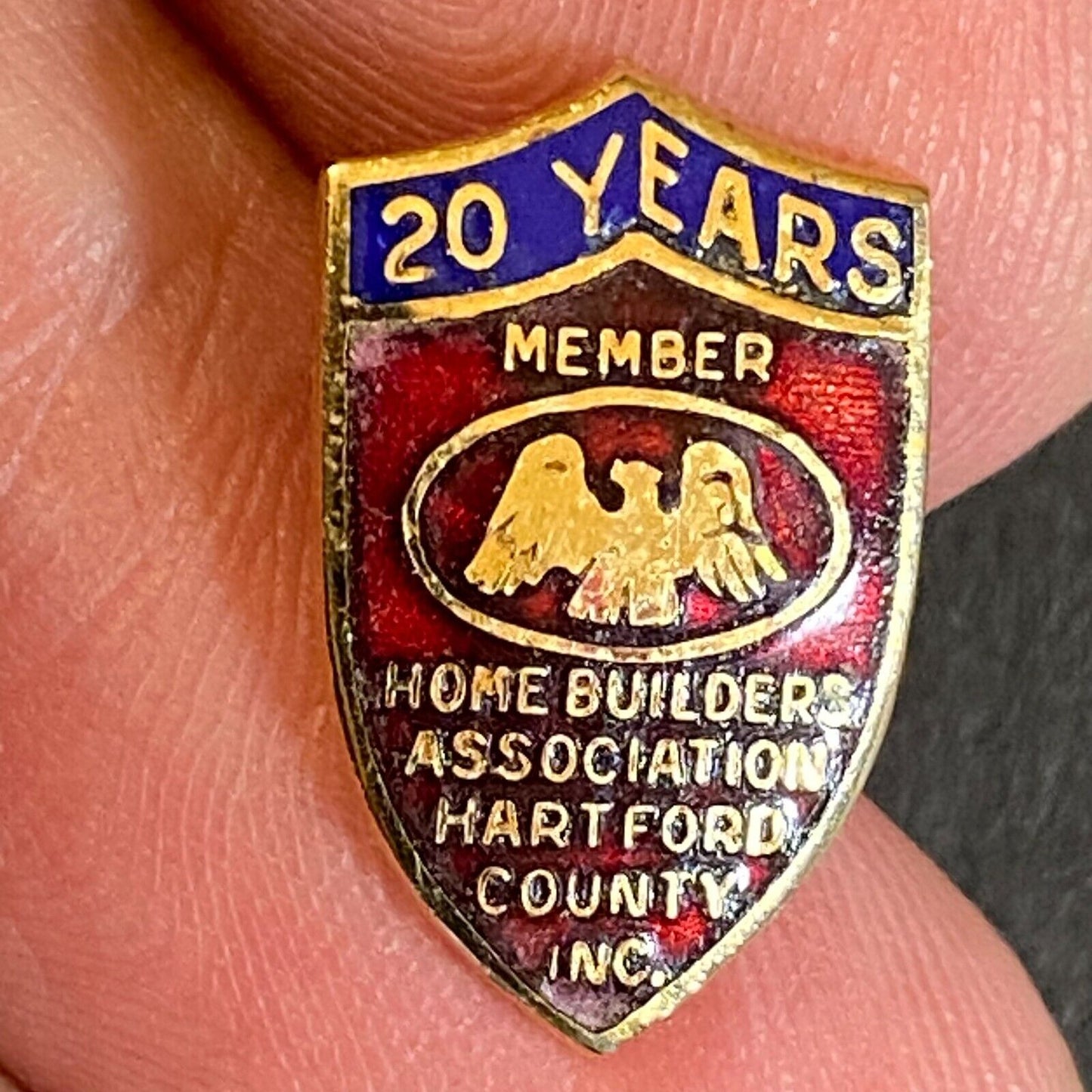 Home Builders Hartford County 20 Year Color Enameled Lapel Pin Scarce 17mm