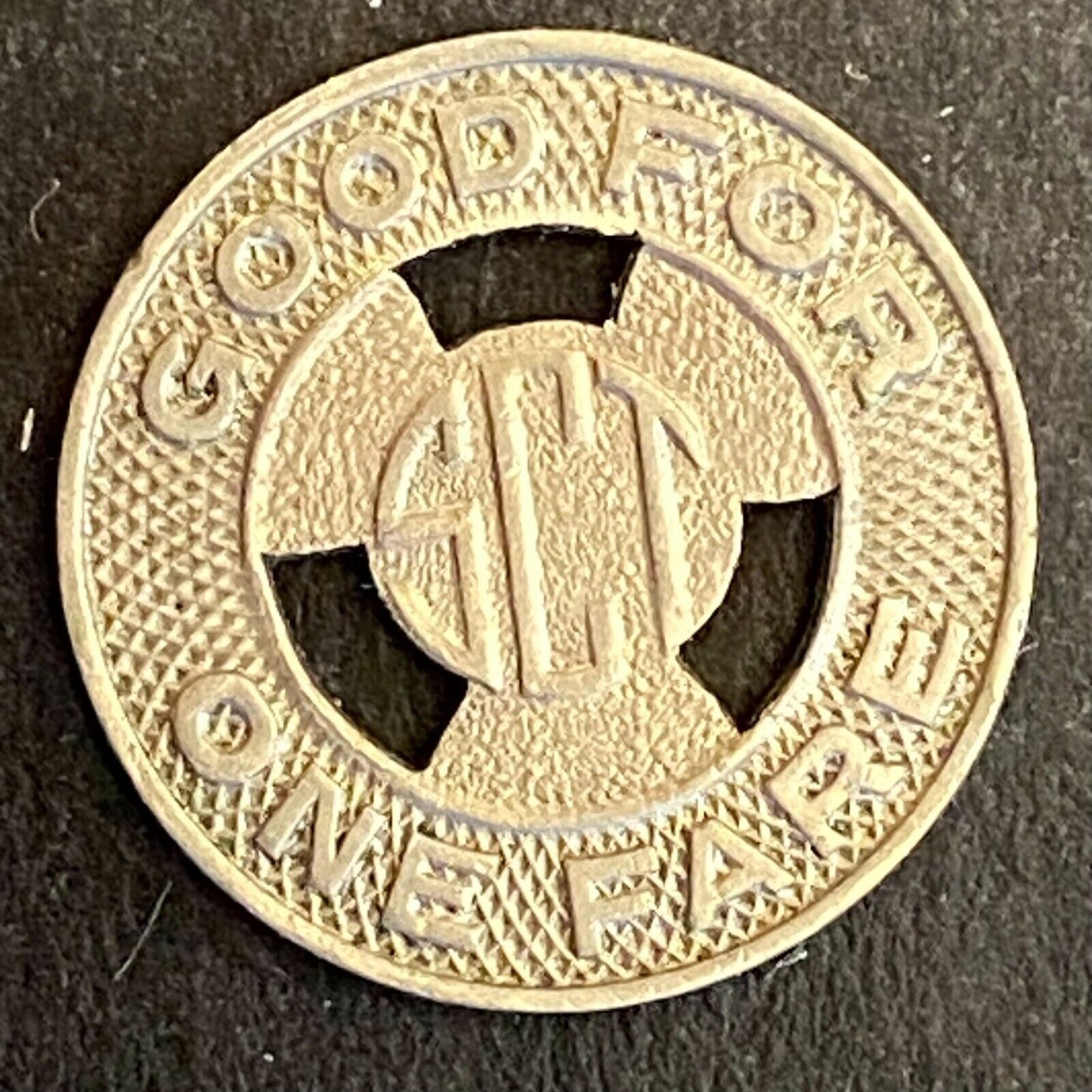 Sioux City Transit Iowa Good For One Fare Transit Token 16mm c1946 (#3)