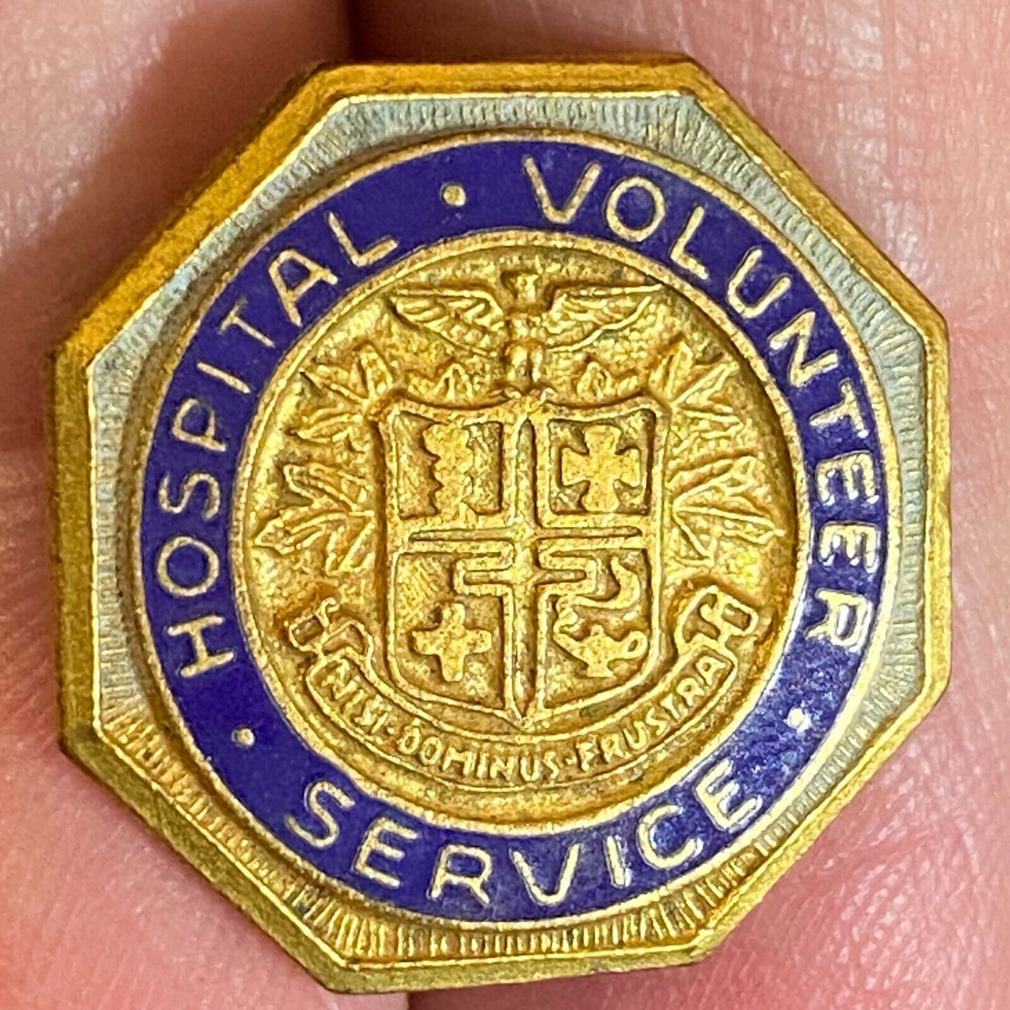 "Volunteer Hospital Service" Enameled Gold Tone Lapel Pin c1930's-40's 20mm VGC