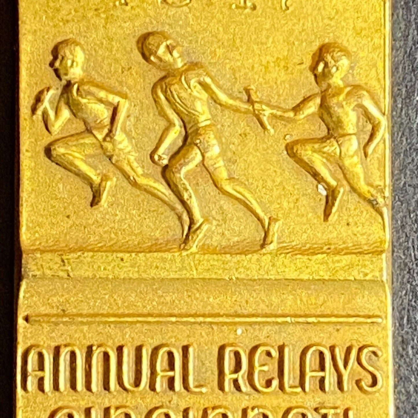 K of C 1947 Annual Relays Cincinnati Medal / Pendant 17mm x 32mm 7g Knights