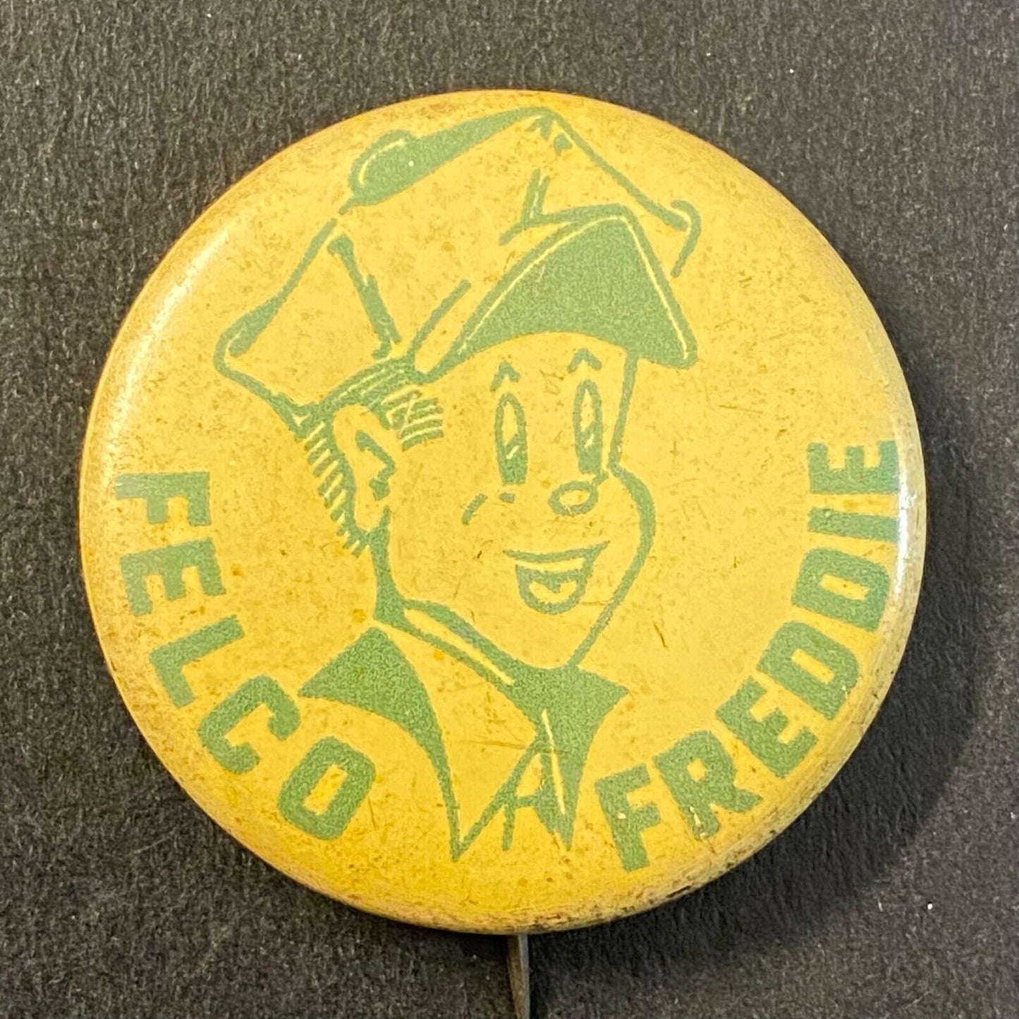 "Felco Freddy" (Felco Feeds) Litho Steel Pinback 1" c1940's-50's