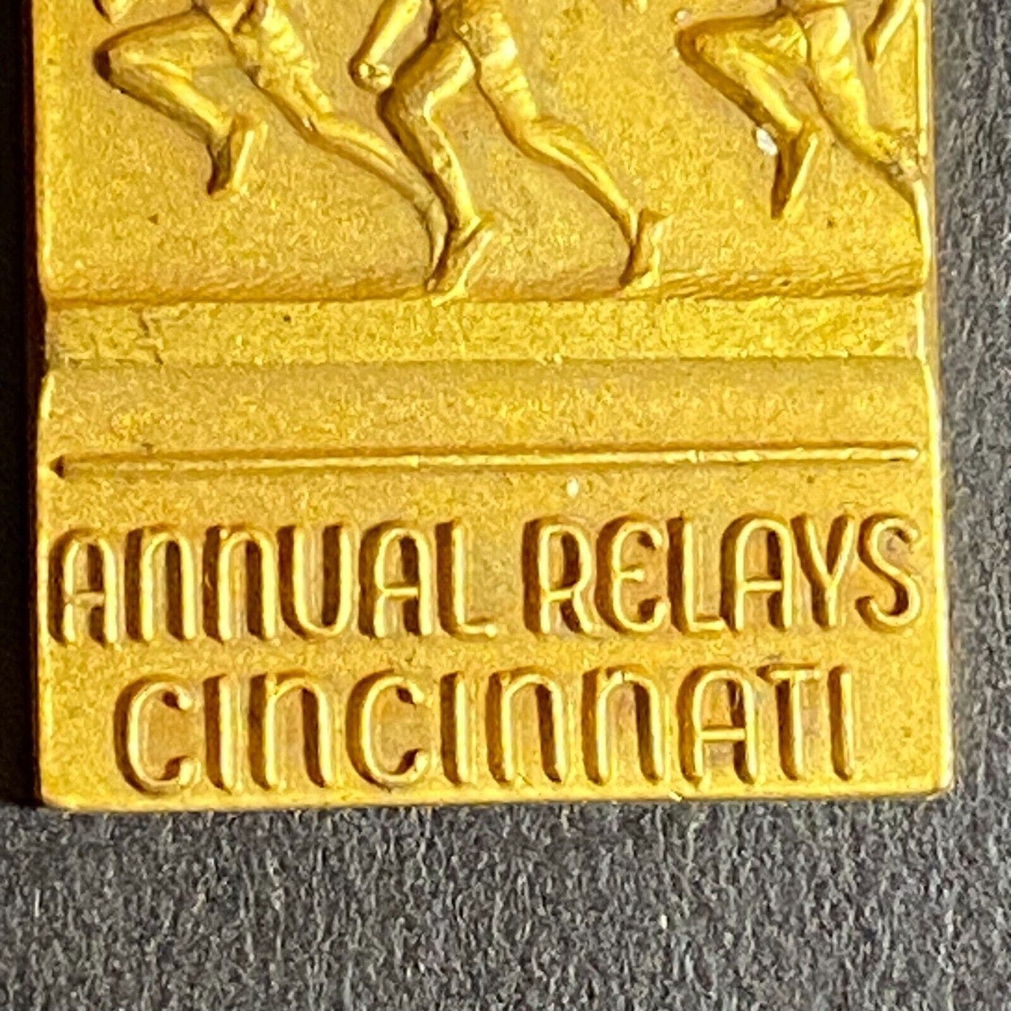 K of C 1947 Annual Relays Cincinnati Medal / Pendant 17mm x 32mm 7g Knights
