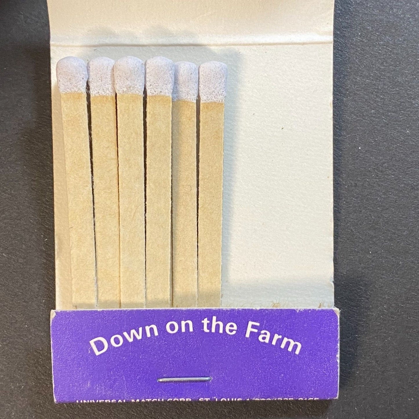 Bob Evans Restaurant "Down on the Farm" Half Full (-10) Matchbook c1975-80's