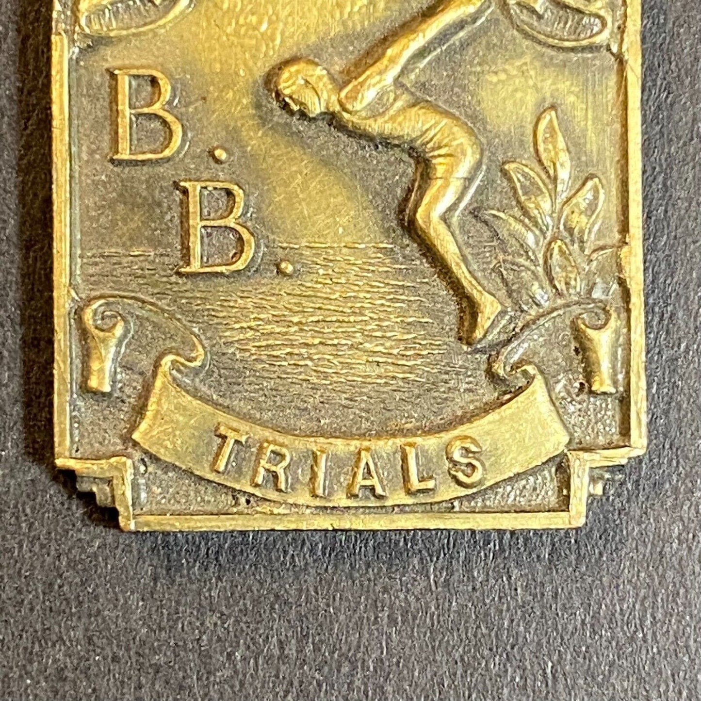 1936 Newark Sunday Call Trails 220 Yards (Sprint ?) Medal 25mm x 33mm 11g